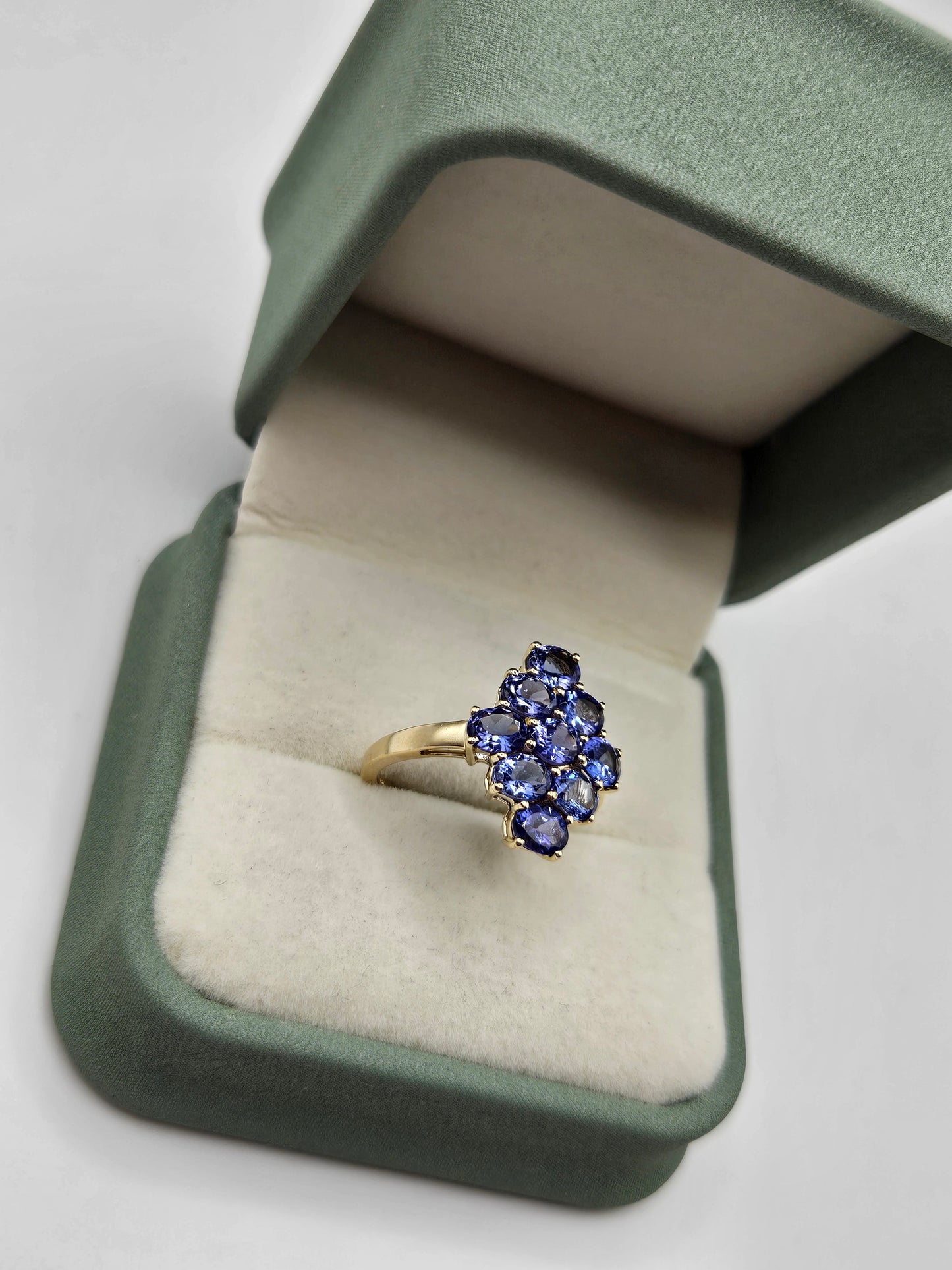 9ct gold tanzanite cluster ring