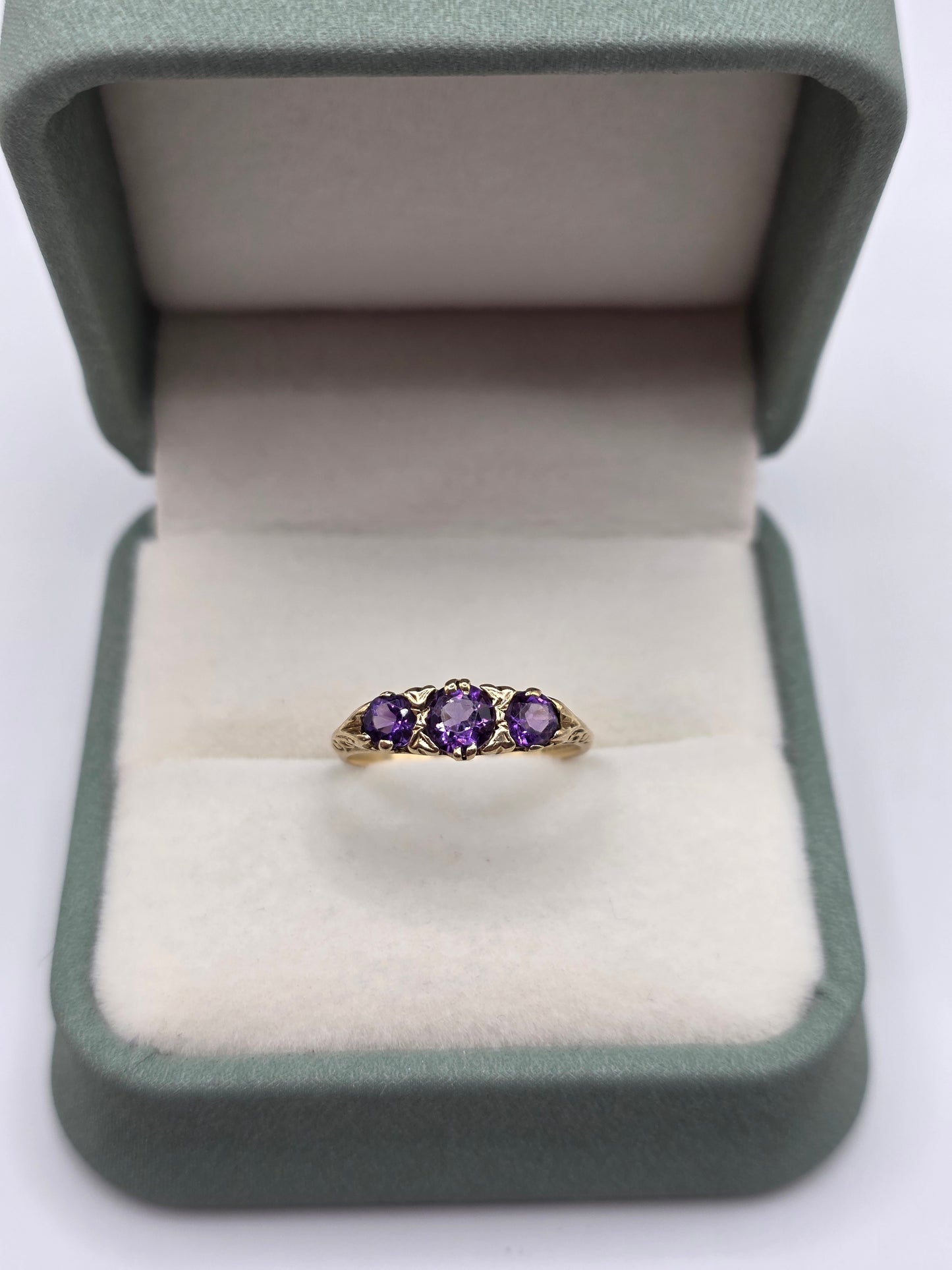 9ct gold amethyst ring