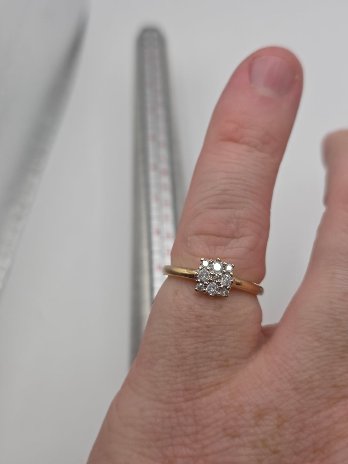9ct gold diamond cluster ring