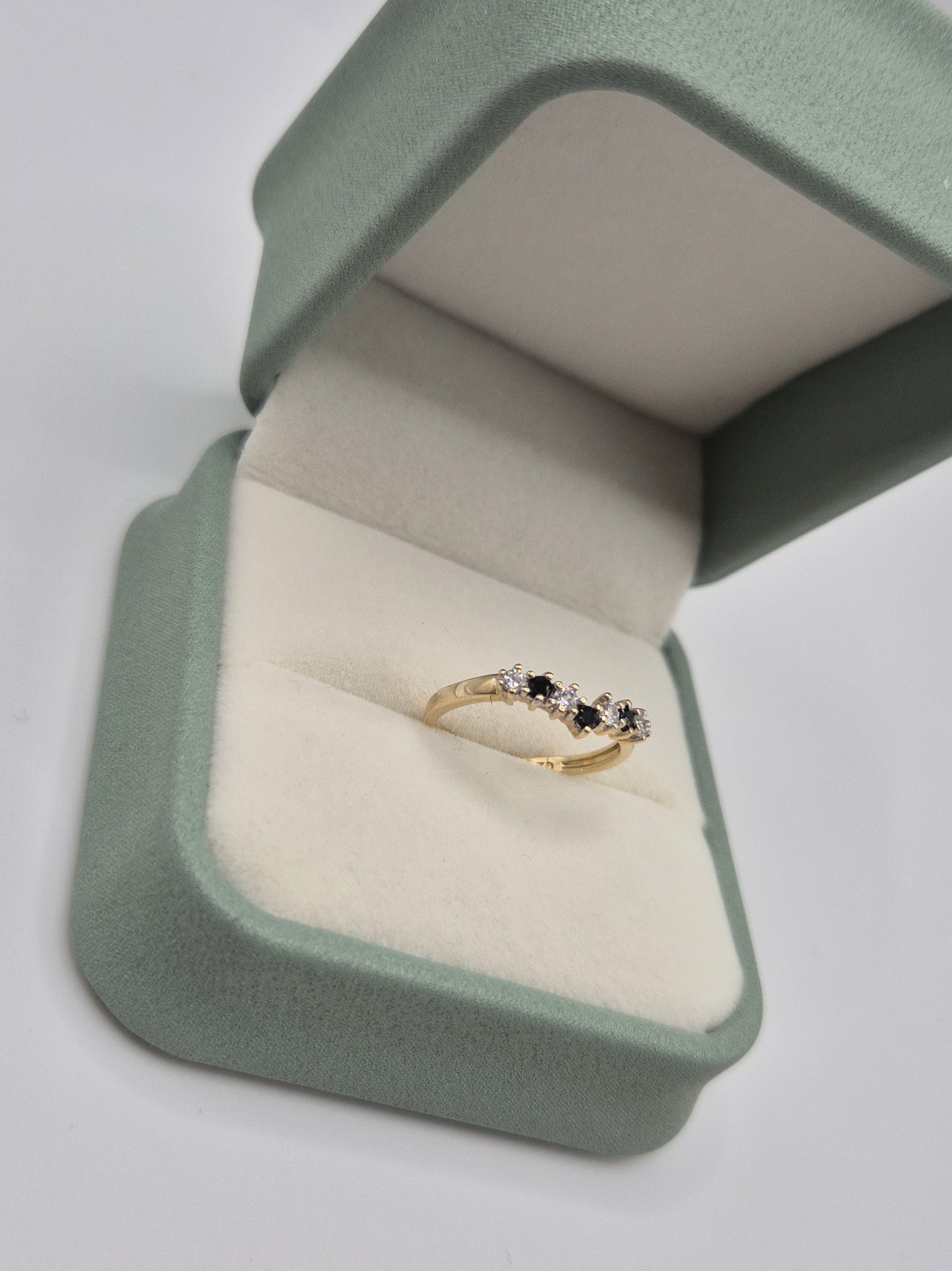 9ct gold sapphire and cz wishbone ring