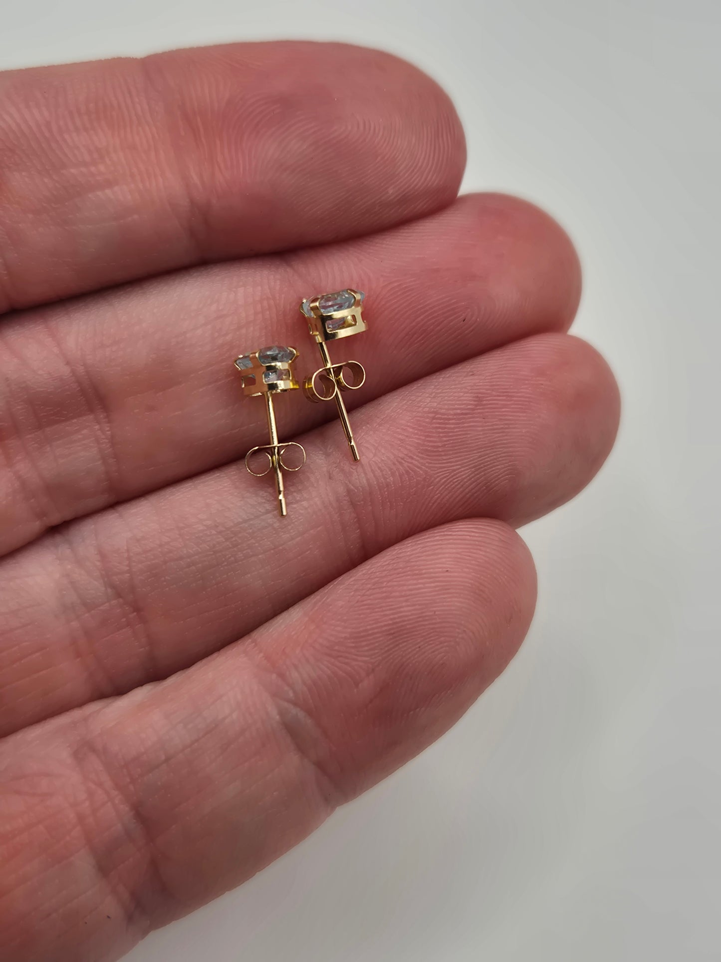 9ct gold topaz heart earrings