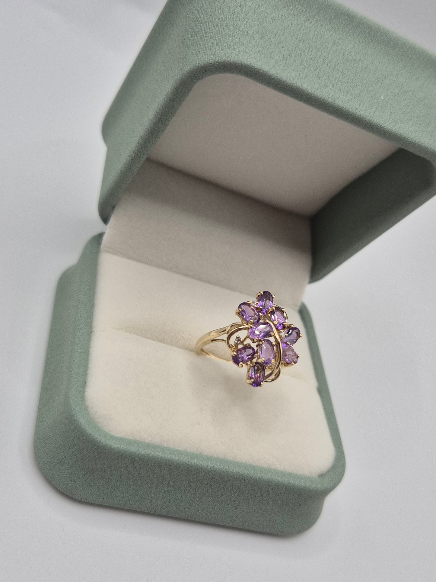 9ct gold amethyst and diamond ring