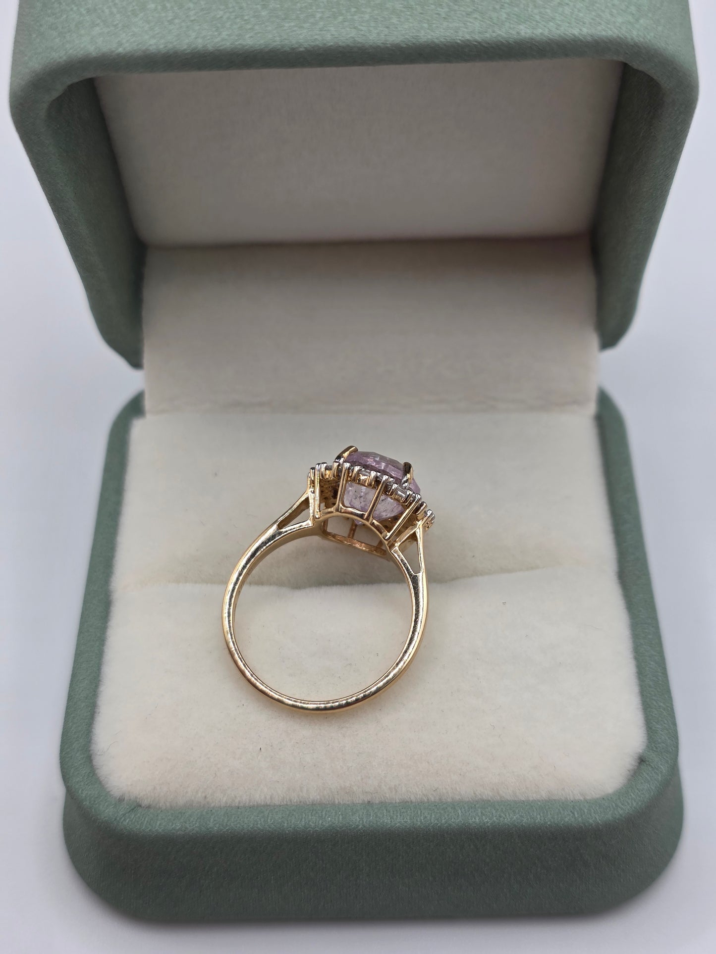 9ct gold pale amethyst and zircon ring