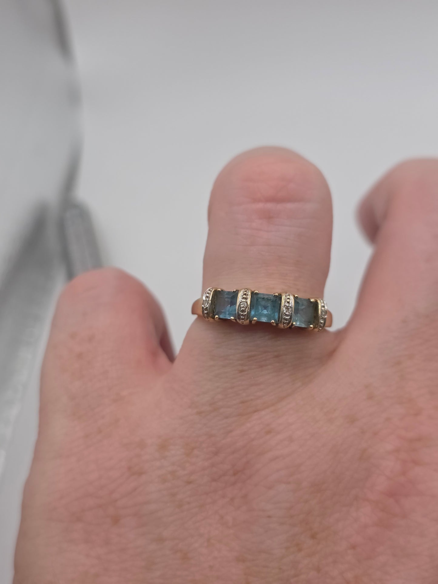 9ct gold topaz and diamond ring