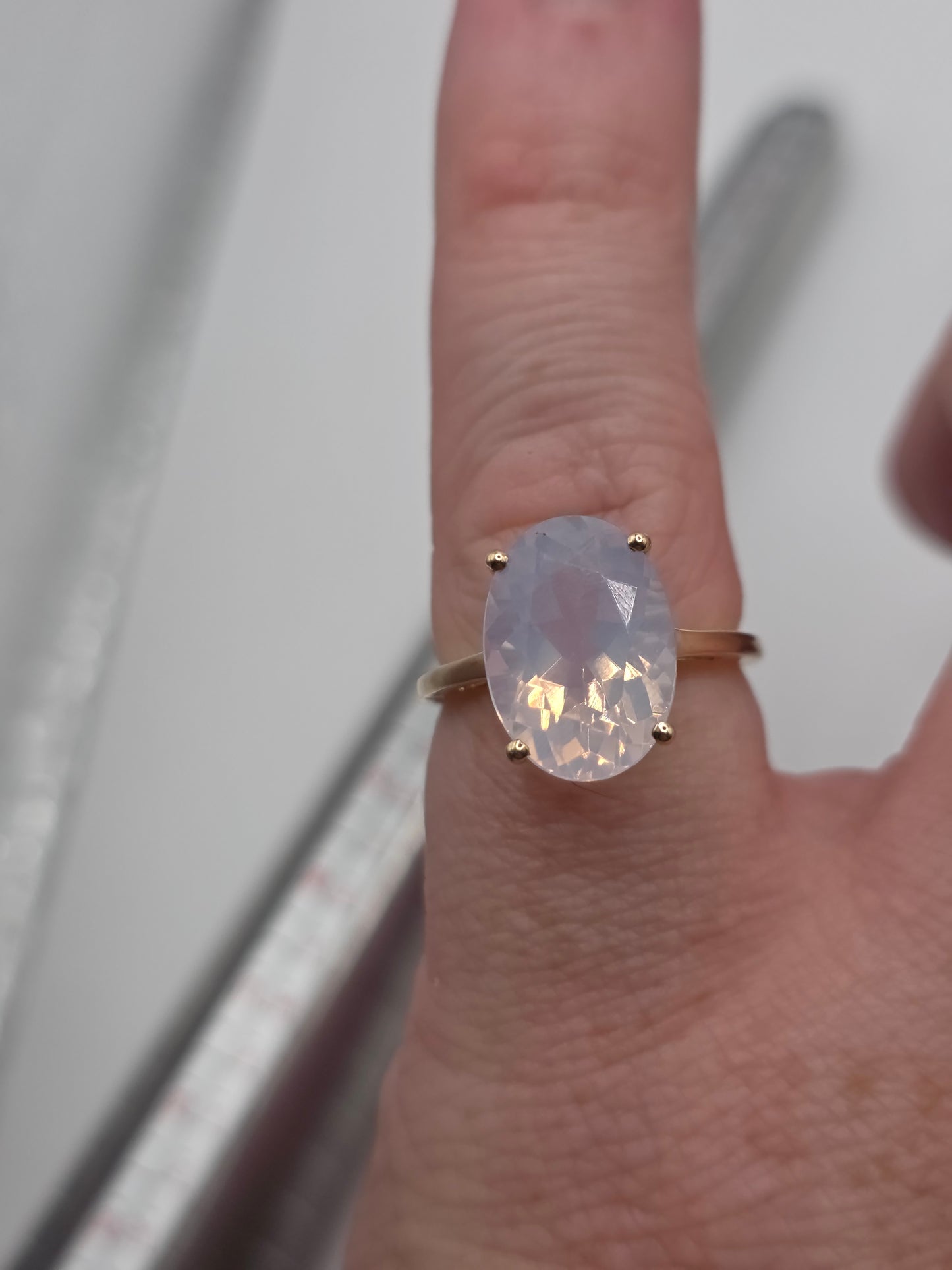 9ct gold peach moonstone ring