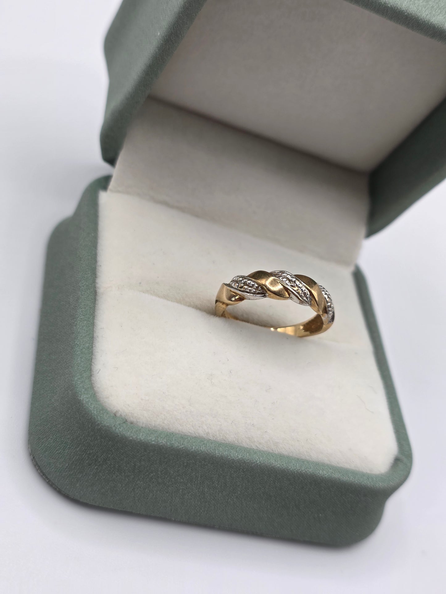 9ct gold diamond croissant ring
