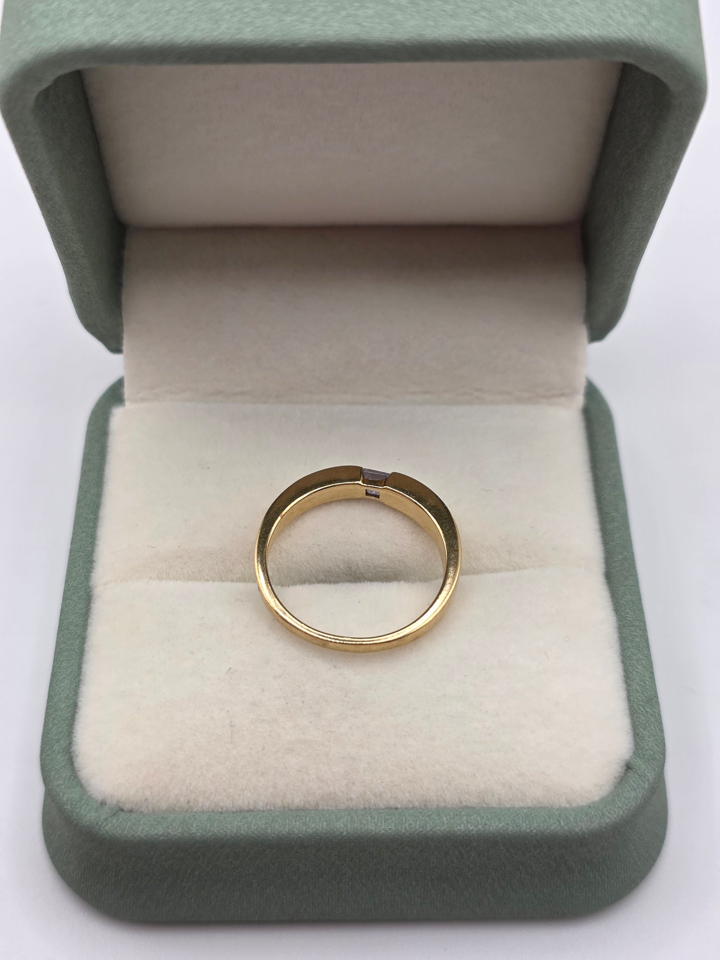 9ct gold tanzanite ring