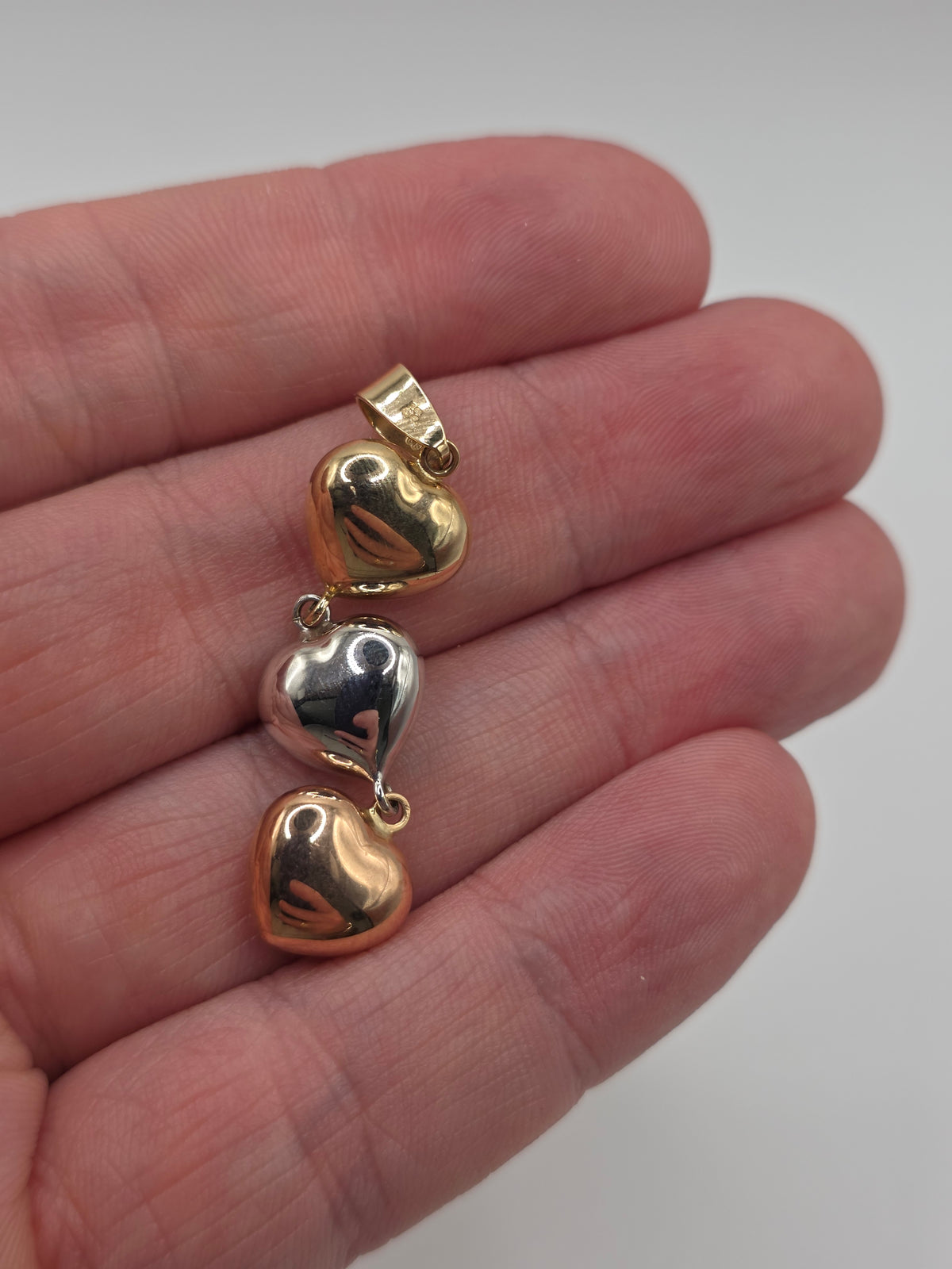 9ct tri gold heart pendant