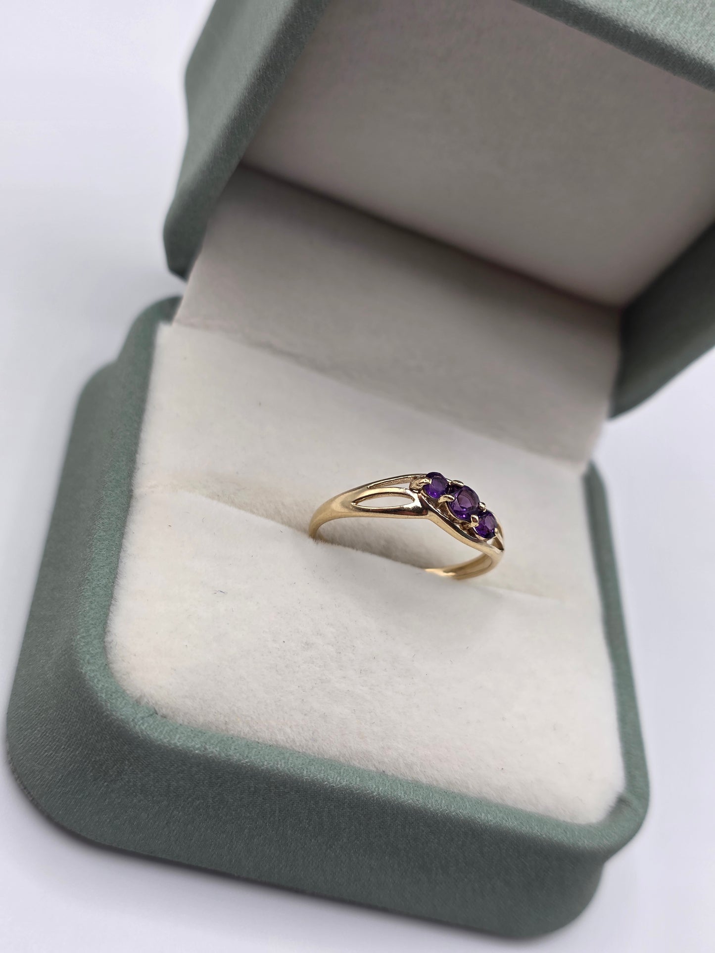 9ct gold amethyst ring