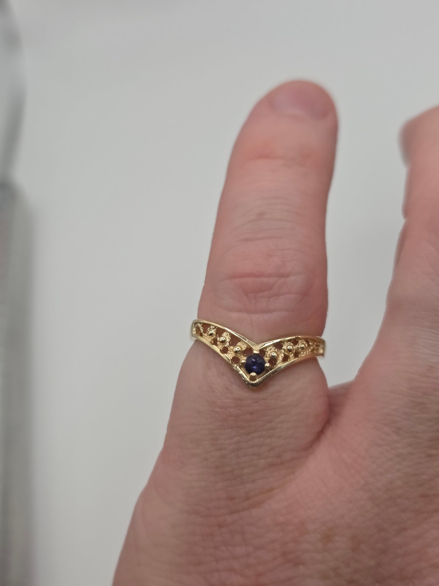 9ct gold sapphire wishbone ring