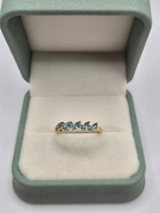 9ct gold topaz and diamond ring