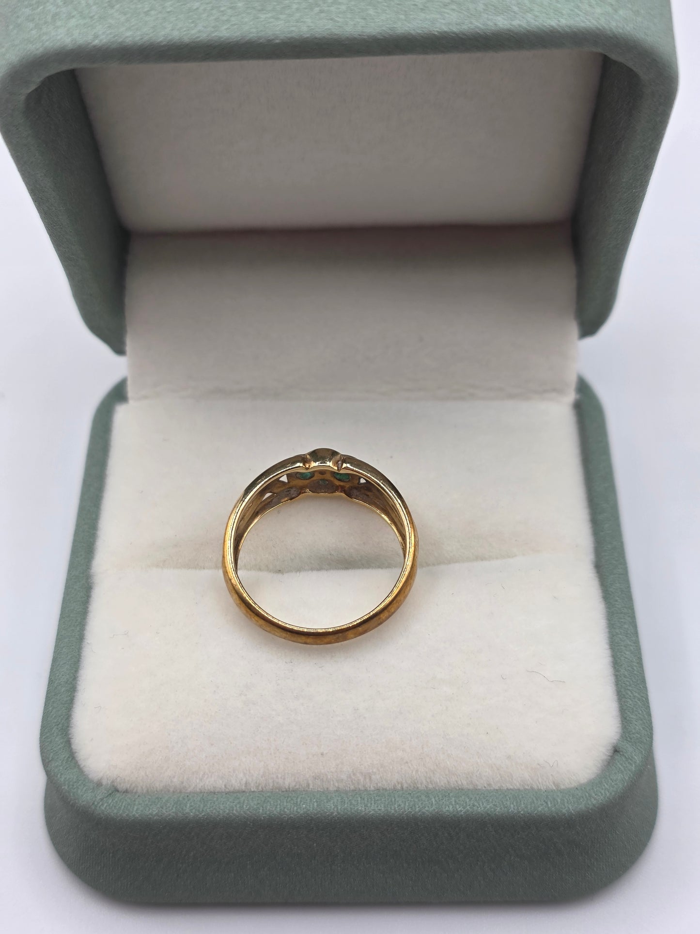 9ct gold emerald and diamond ring