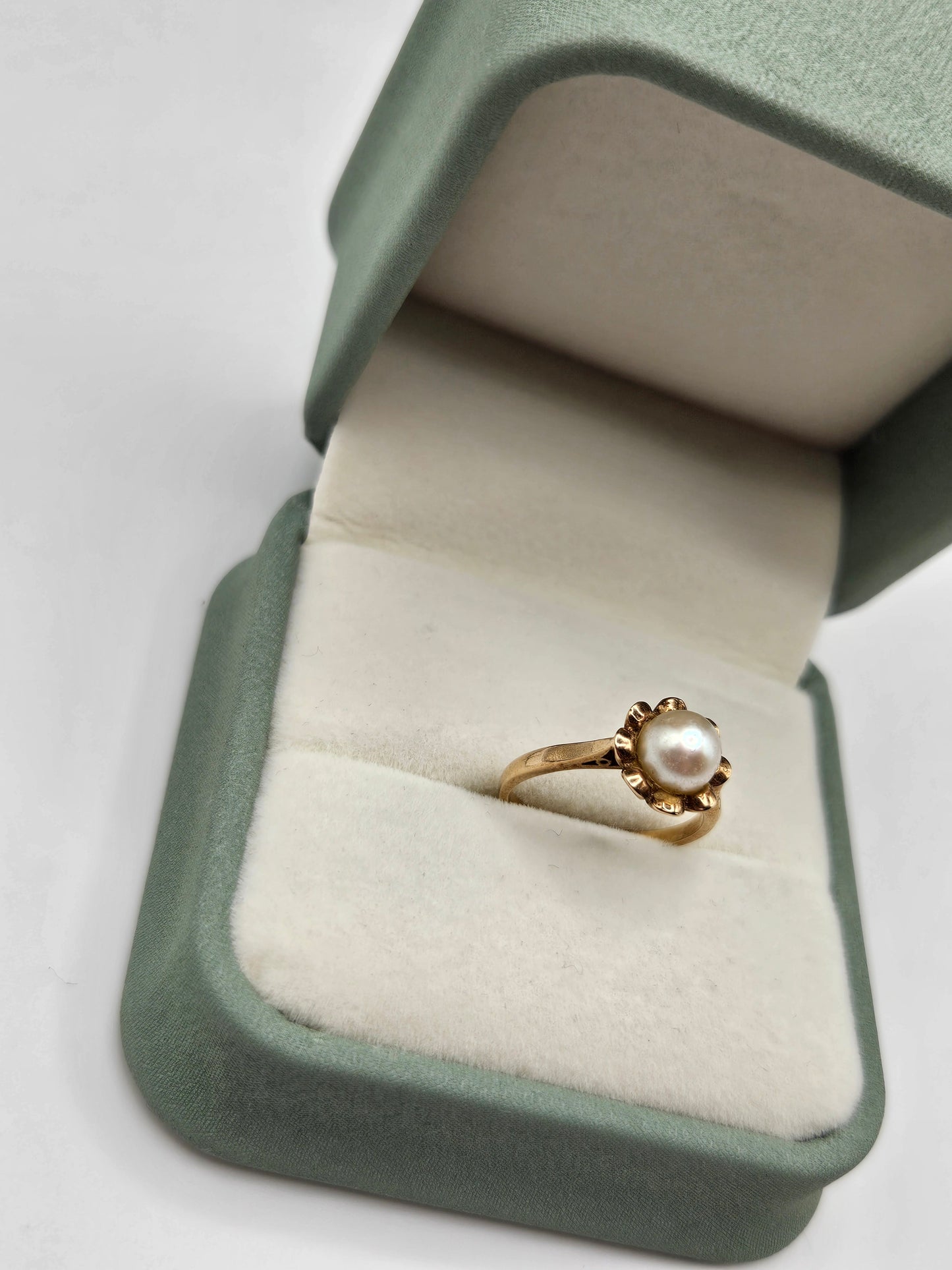 Vintage 9ct gold pearl ring