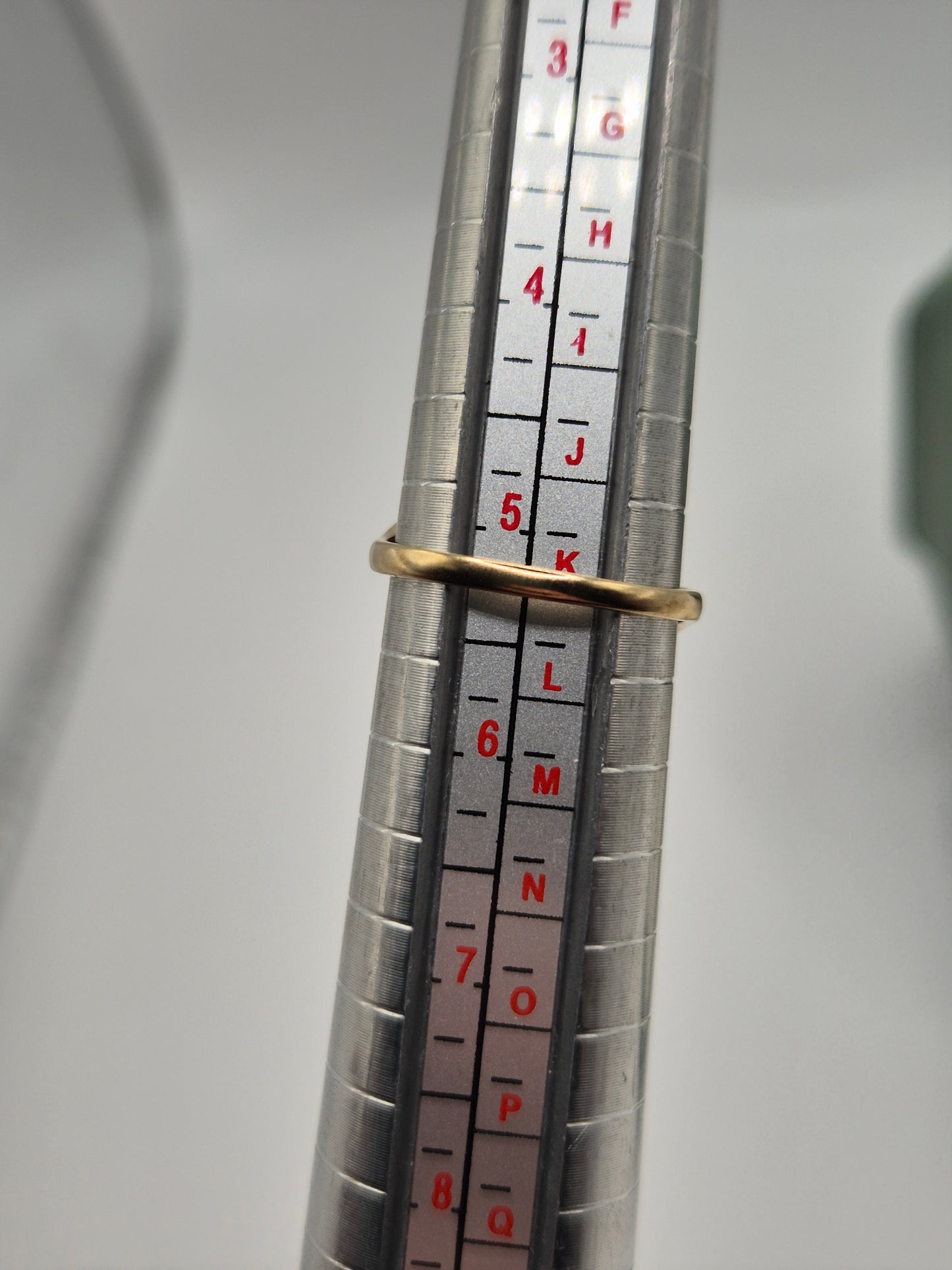 9ct gold sapphire and diamond ring