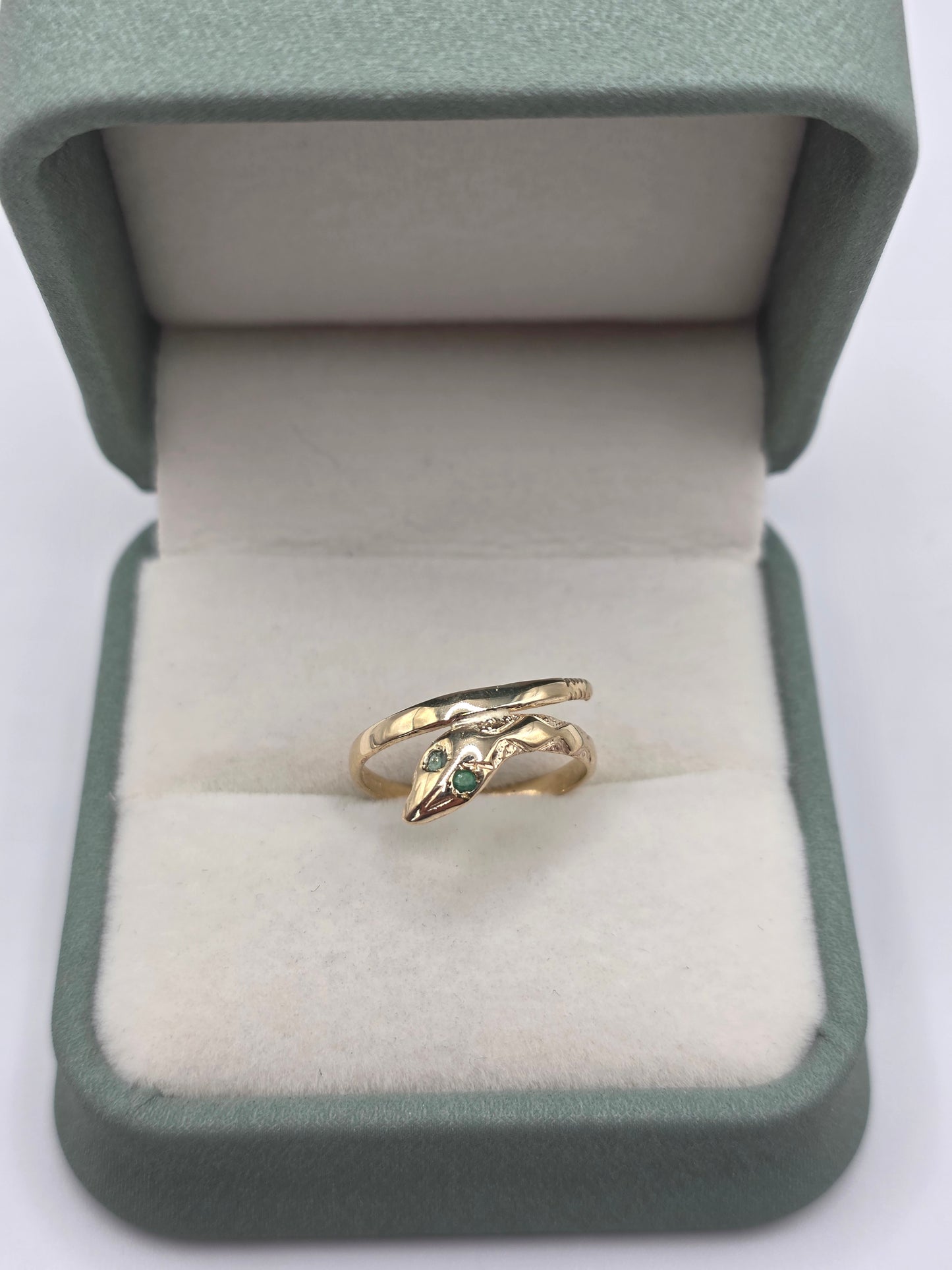9ct gold emerald snake ring