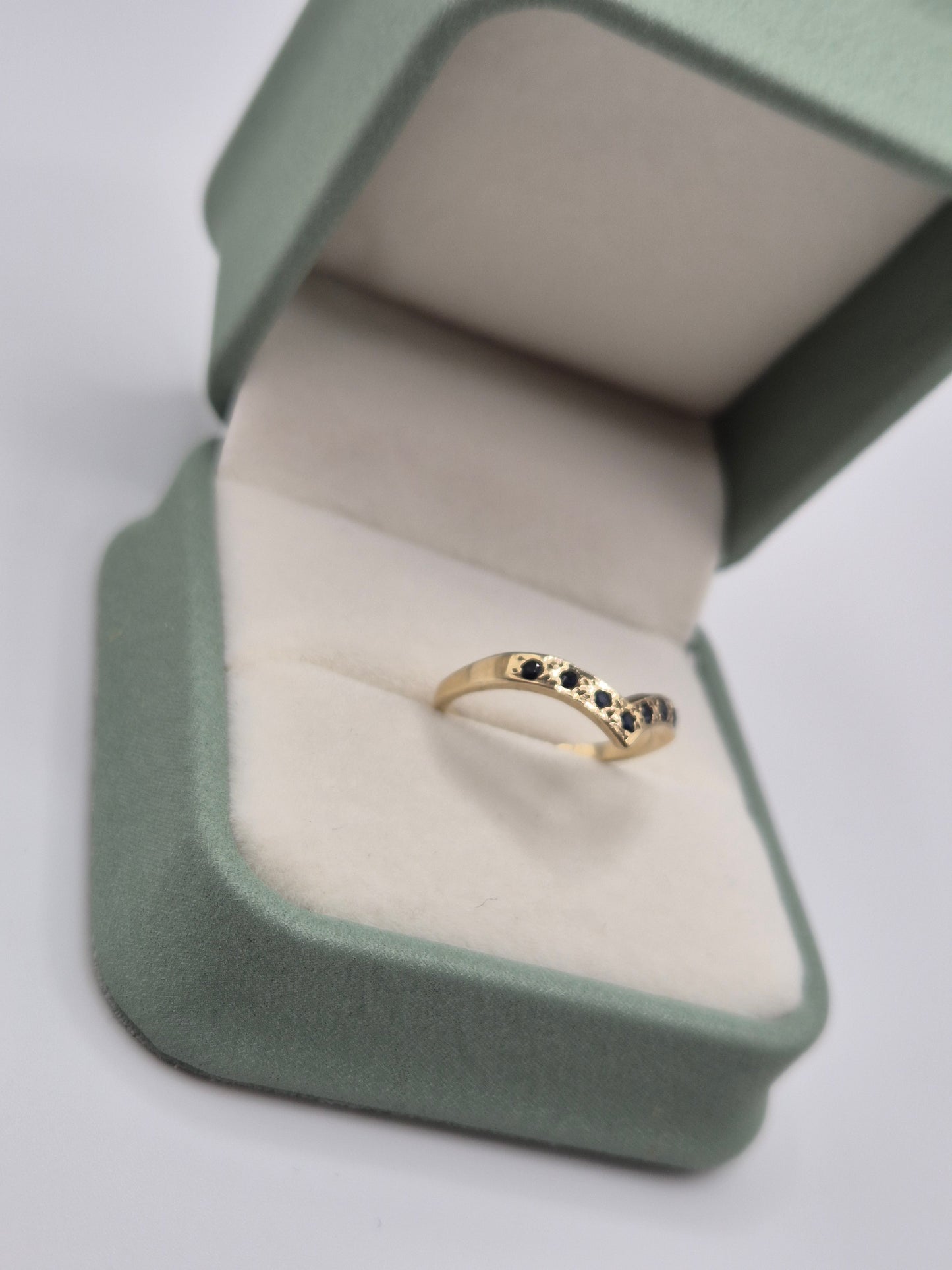 9ct gold sapphire wishbone ring