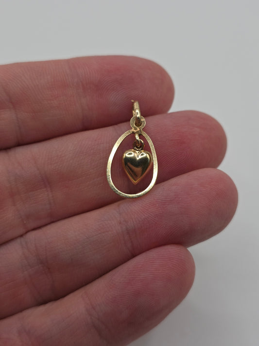 9ct gold heart pendant