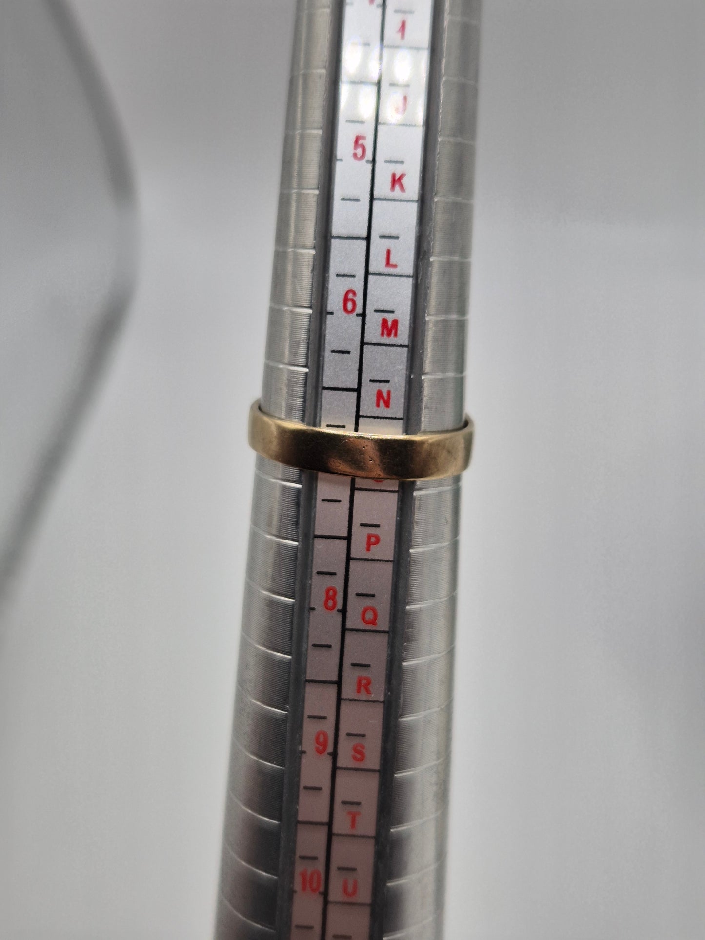 Heavy 9ct gold citrine ring