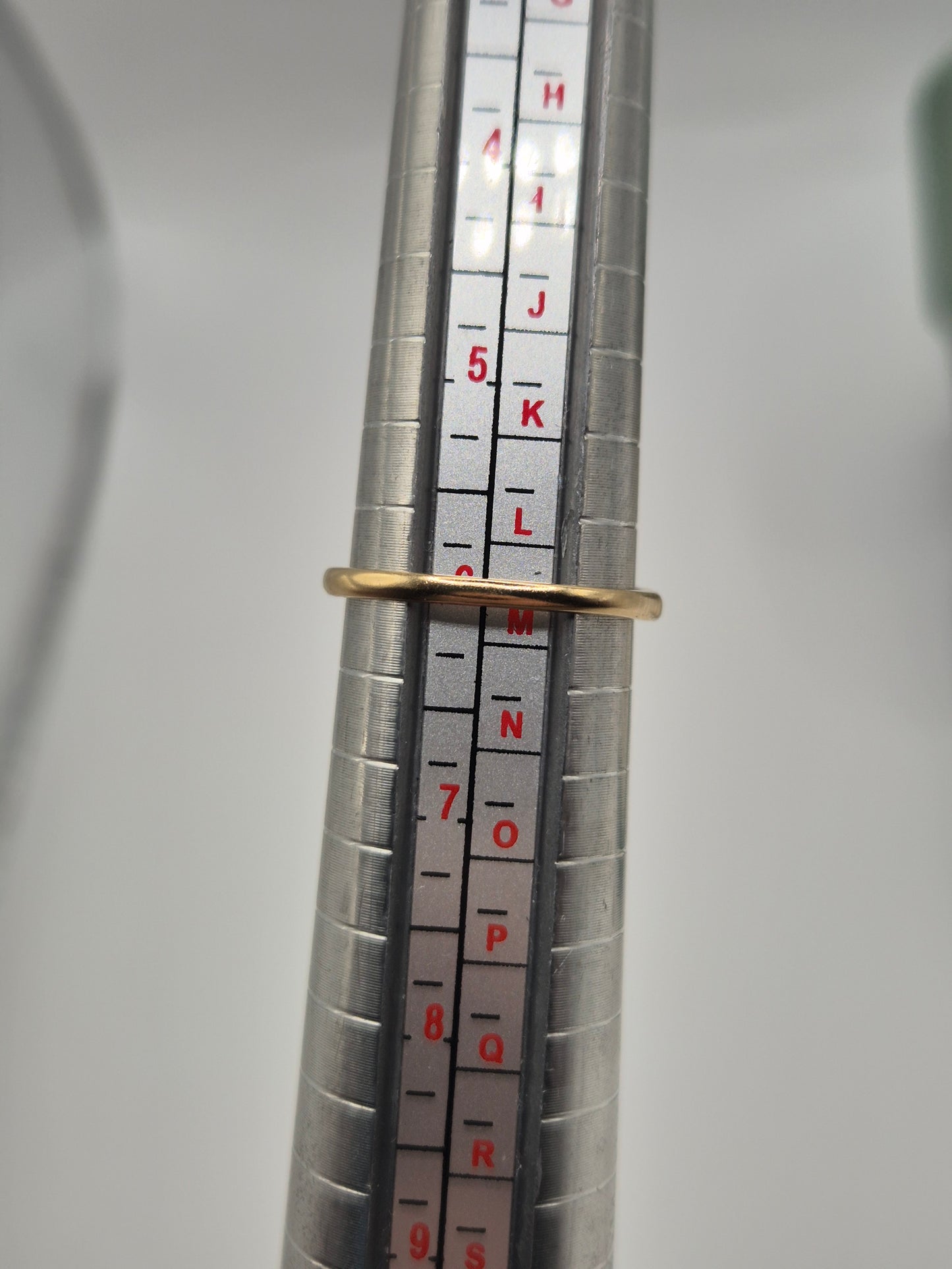 9ct gold amethyst and diamond ring