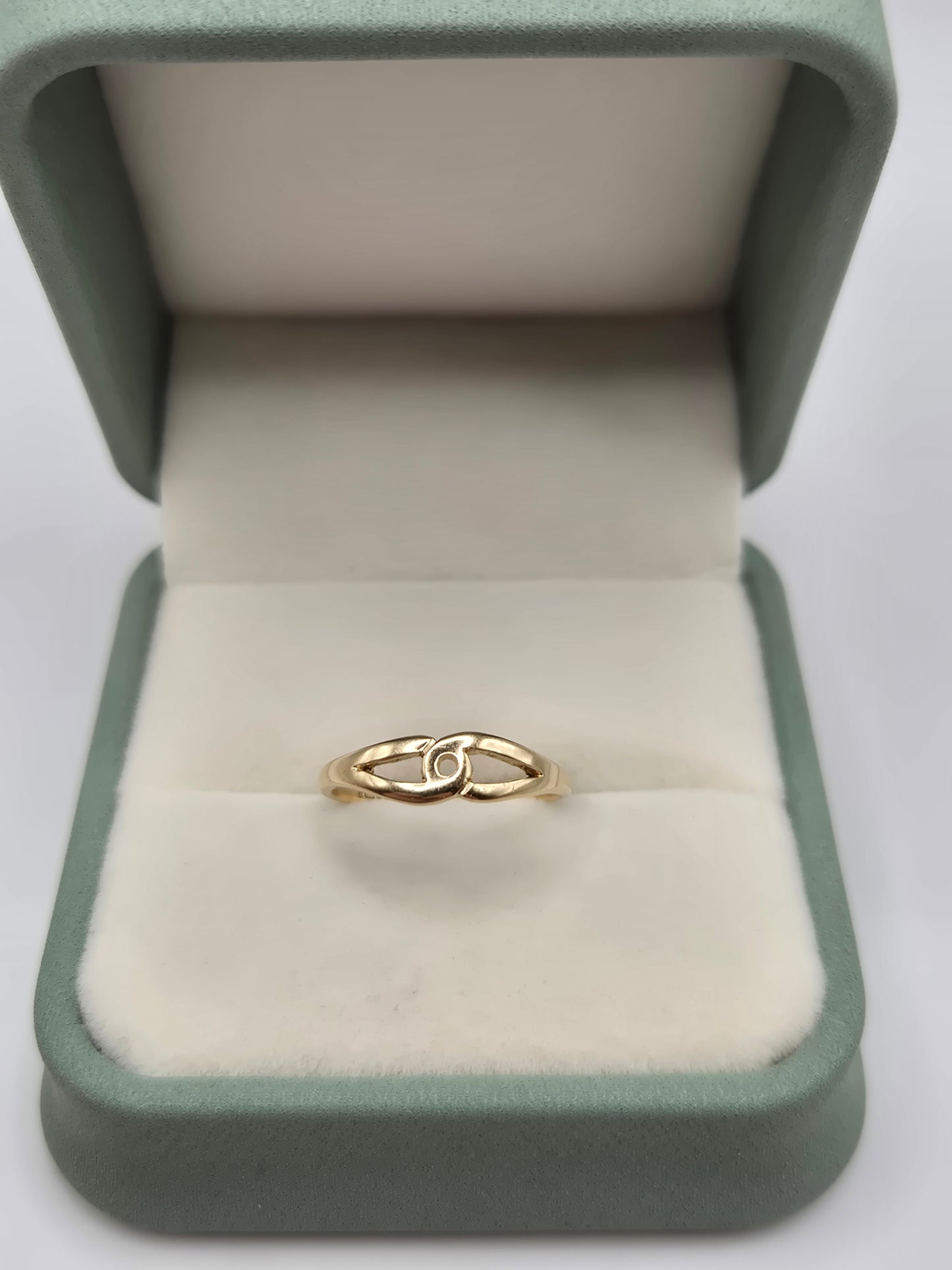 9ct gold ring