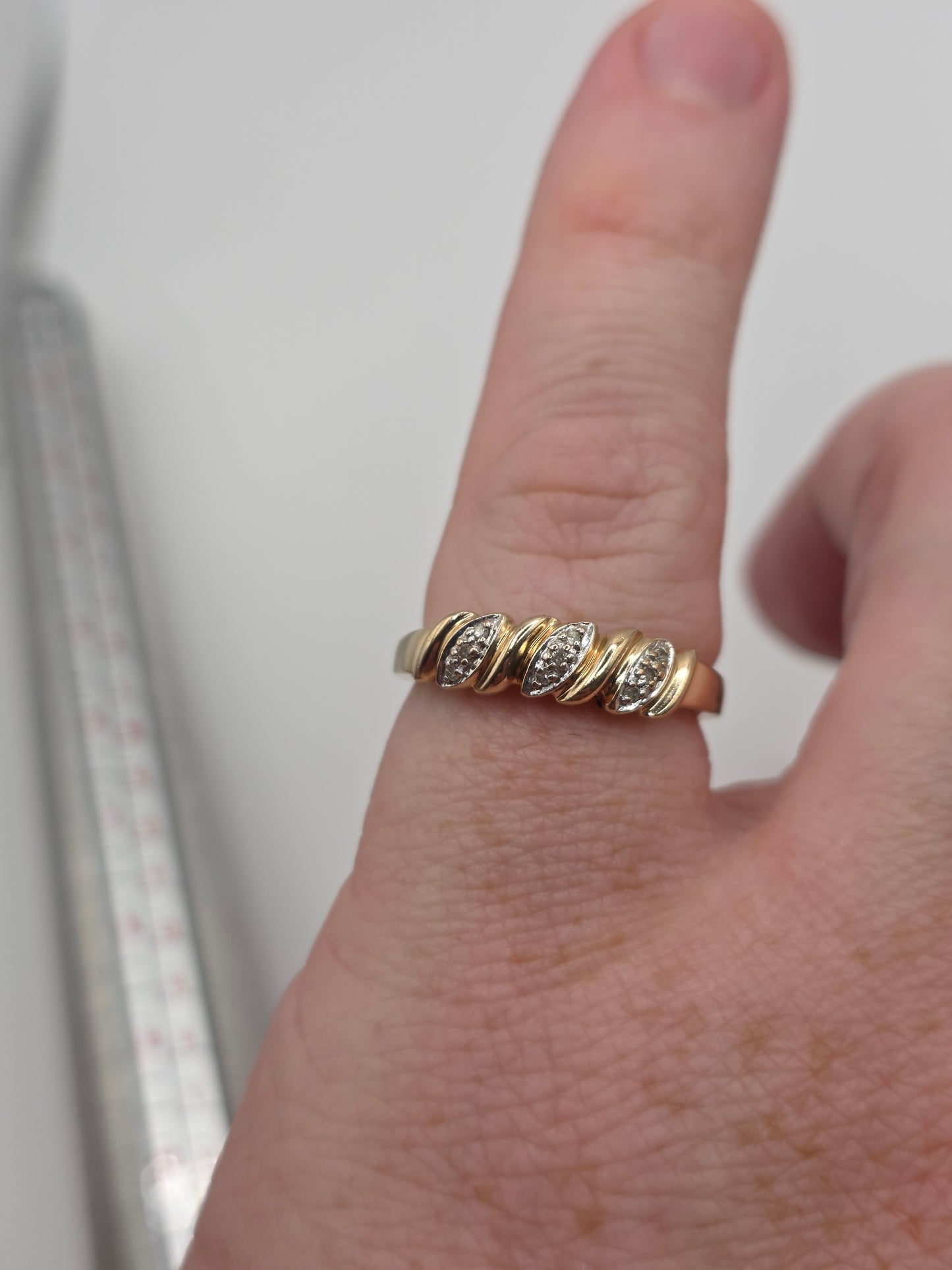 9ct gold diamond croissant ring