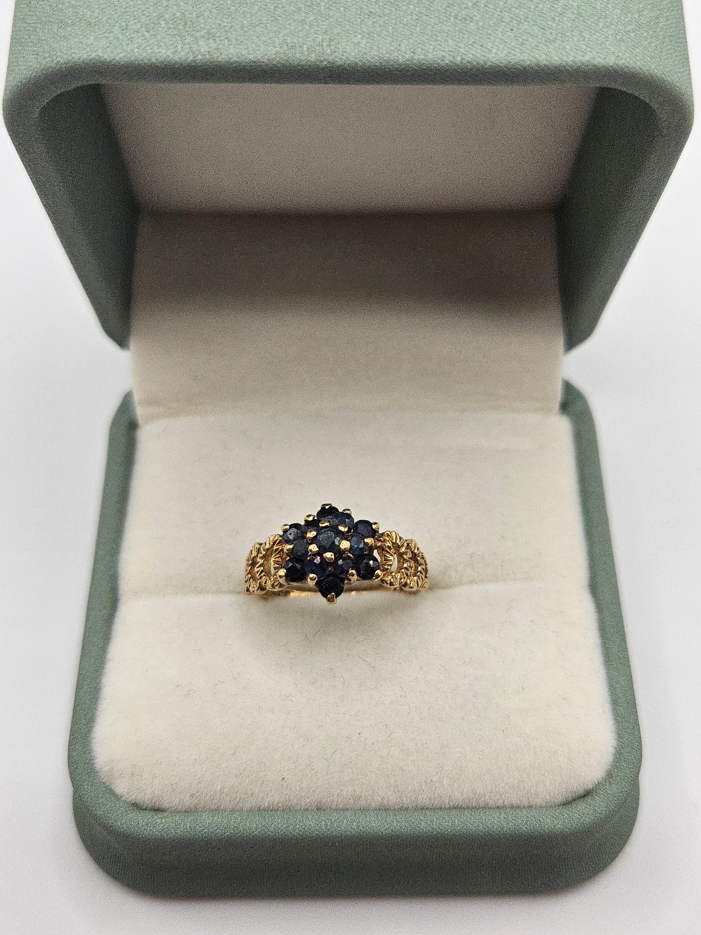 9ct gold sapphire cluster ring