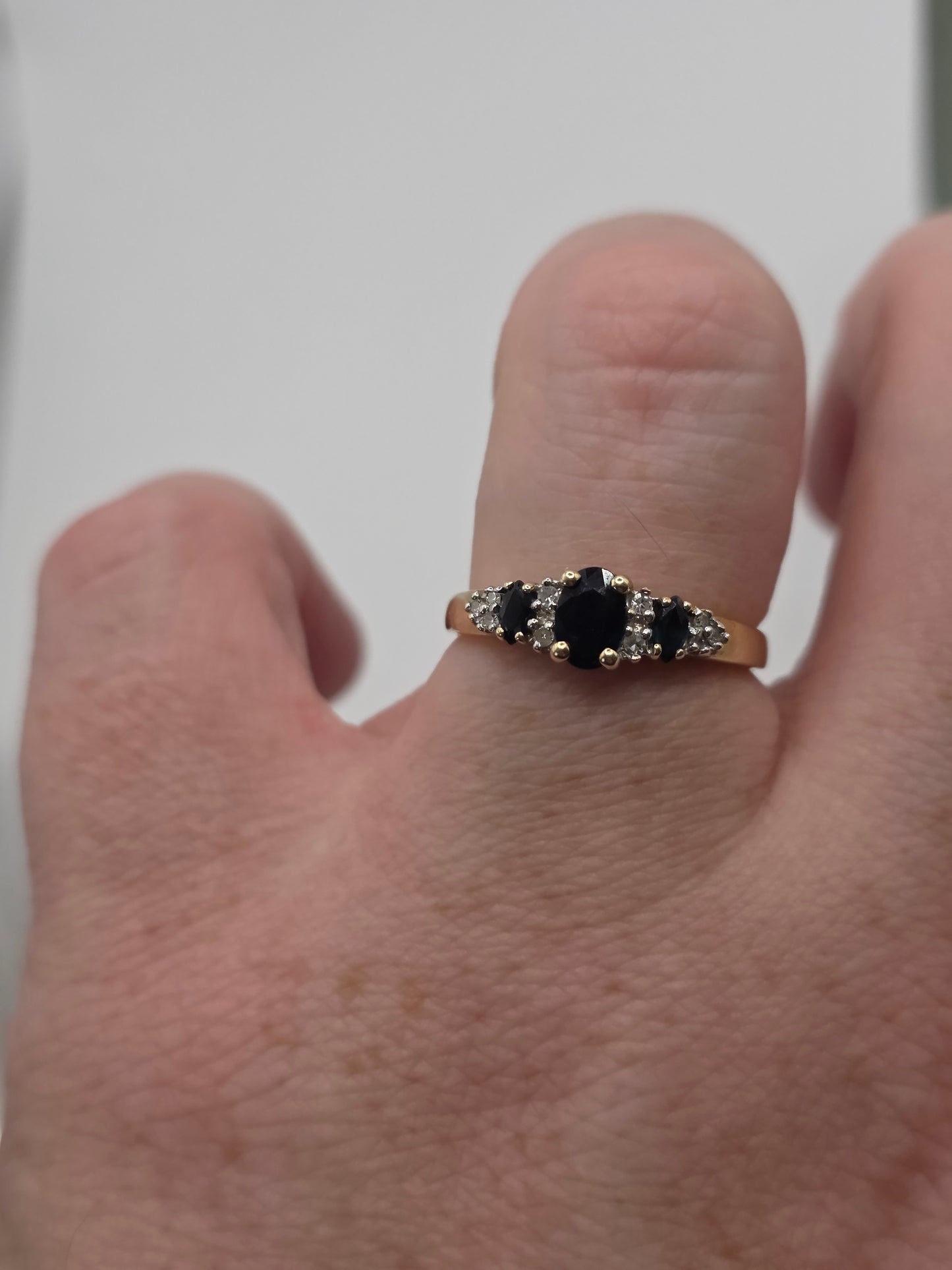 9ct gold sapphire and diamond ring