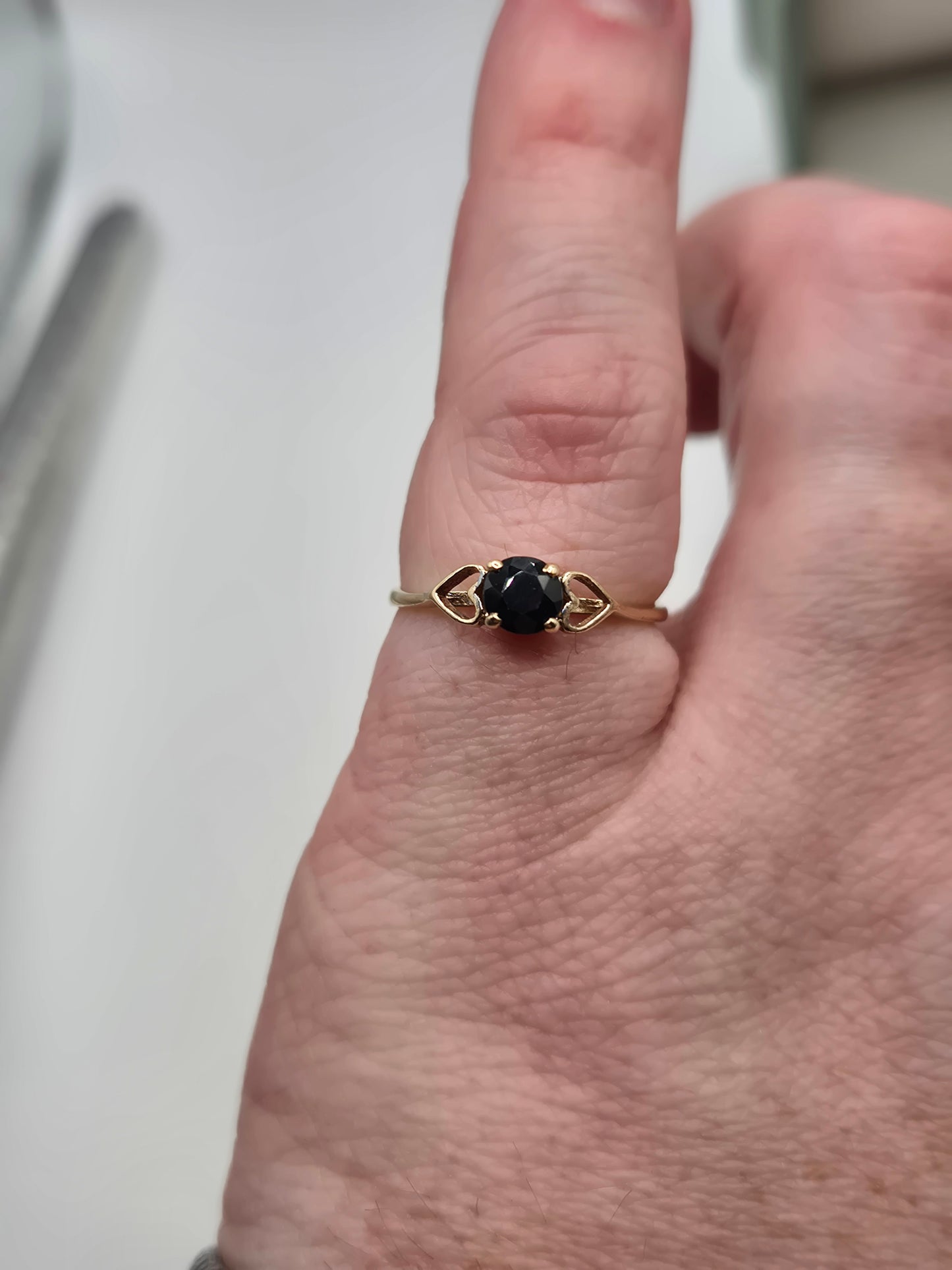 9ct gold sapphire ring