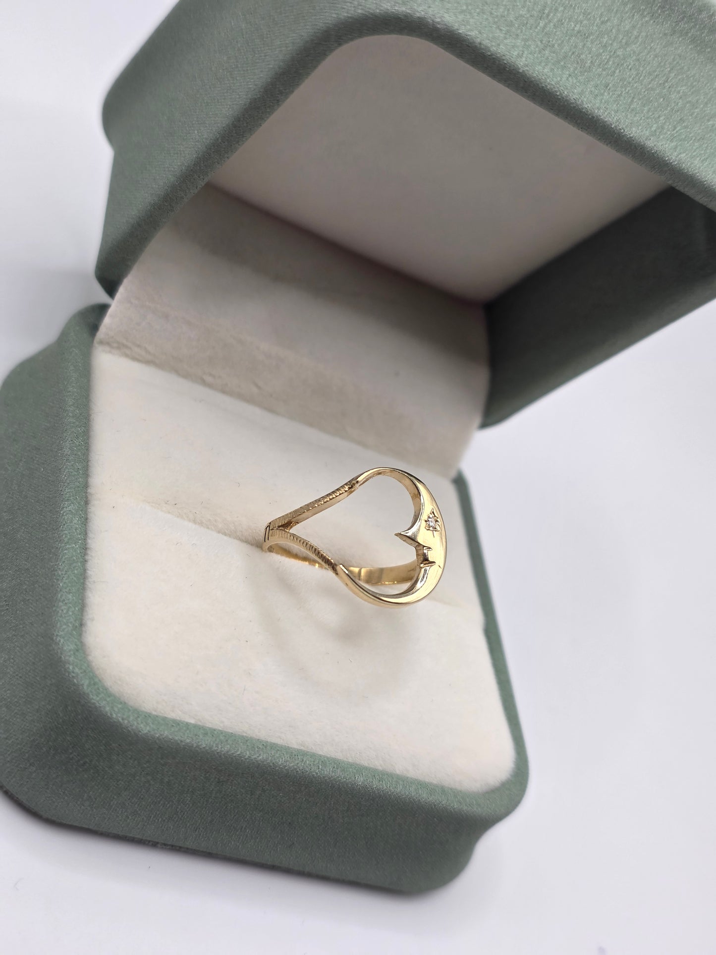 9ct gold diamond moon ring