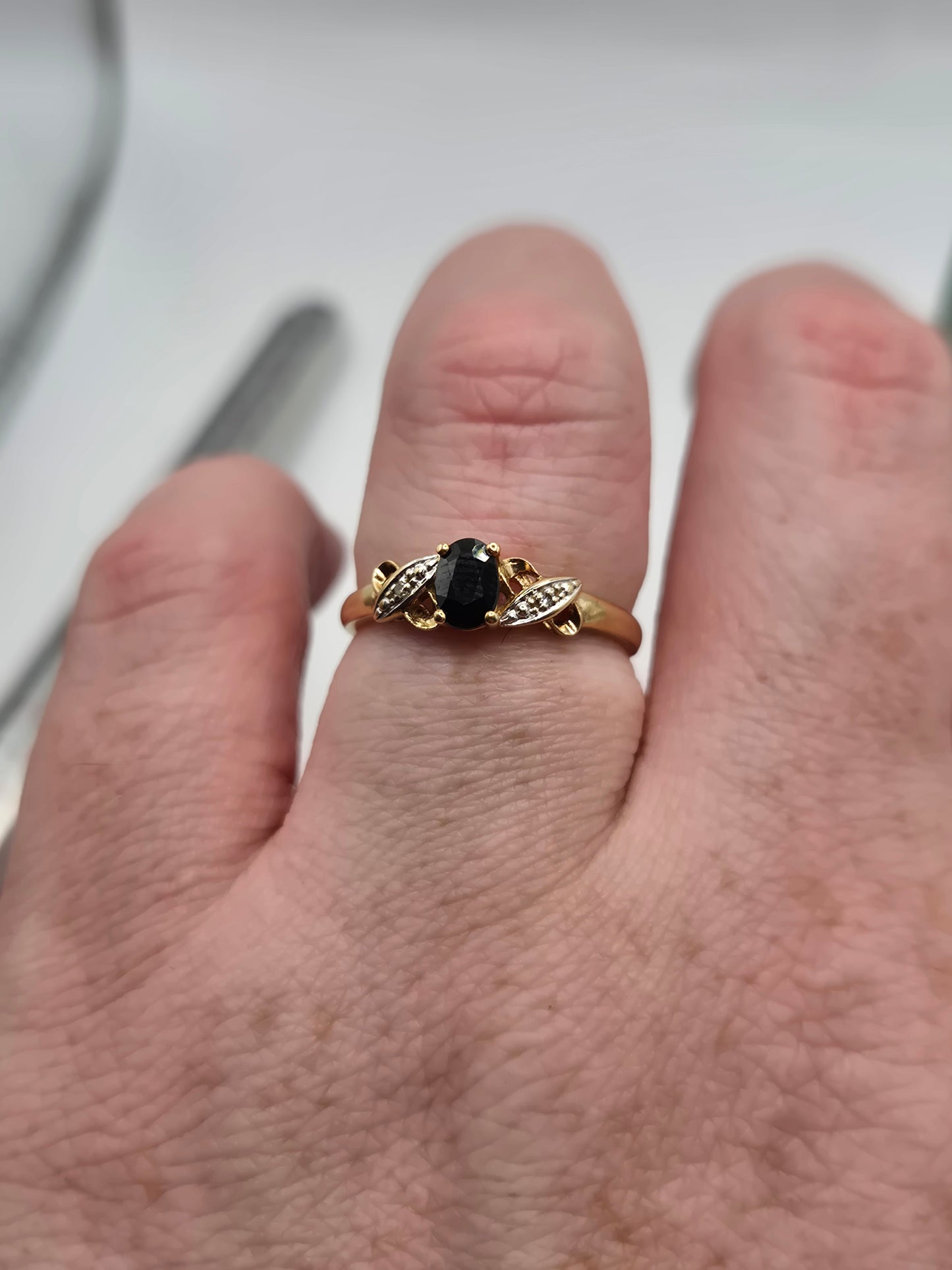 9ct gold sapphire and diamond ring