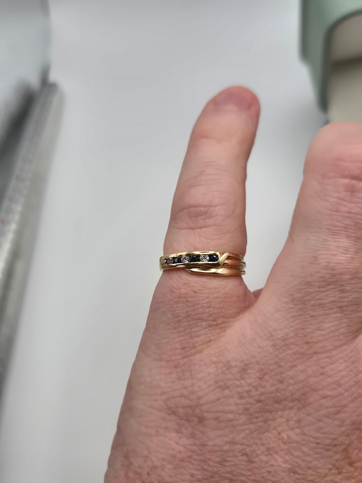 9ct gold sapphire and cz ring