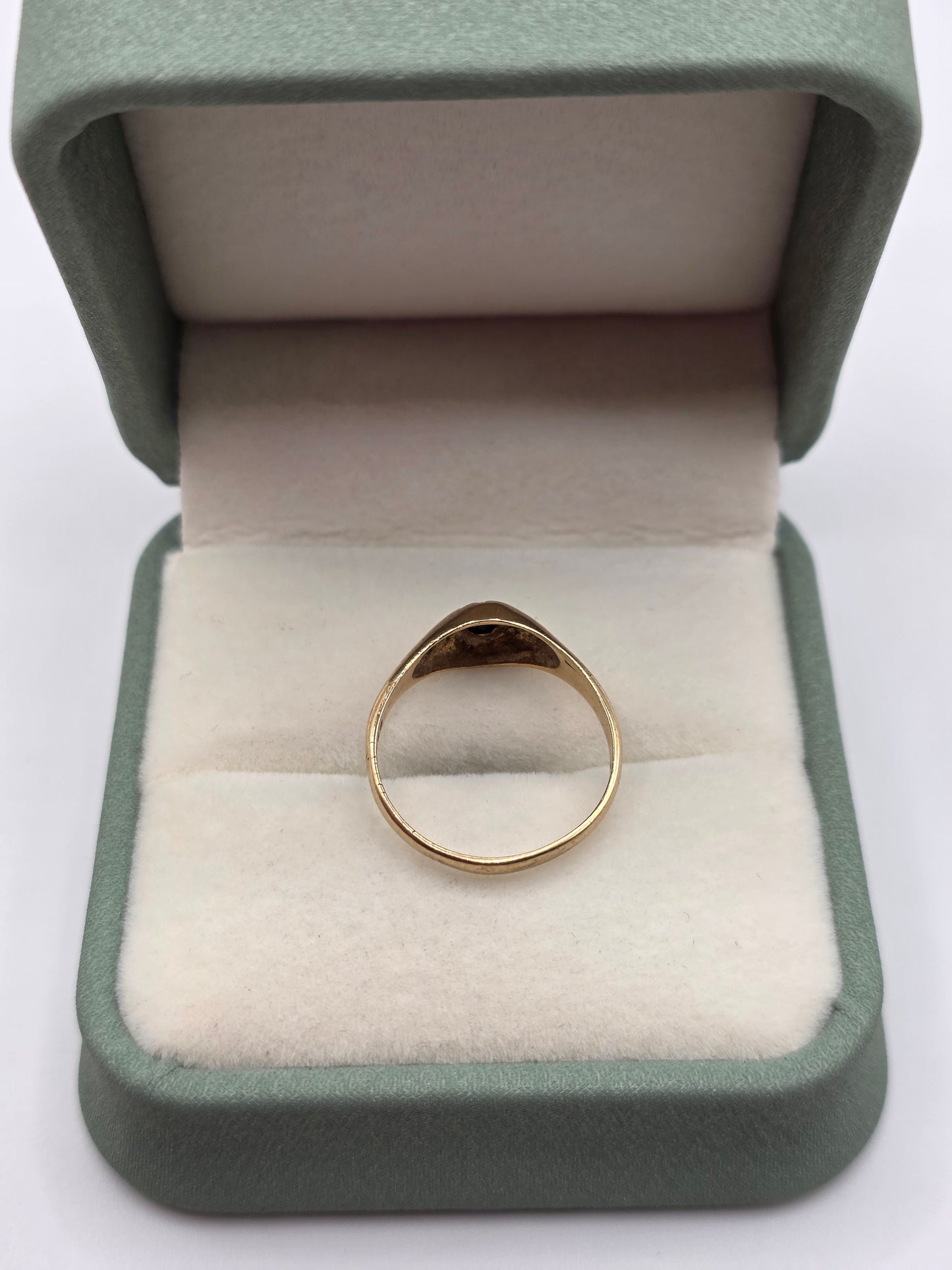 9ct gold star sapphire gypsy ring