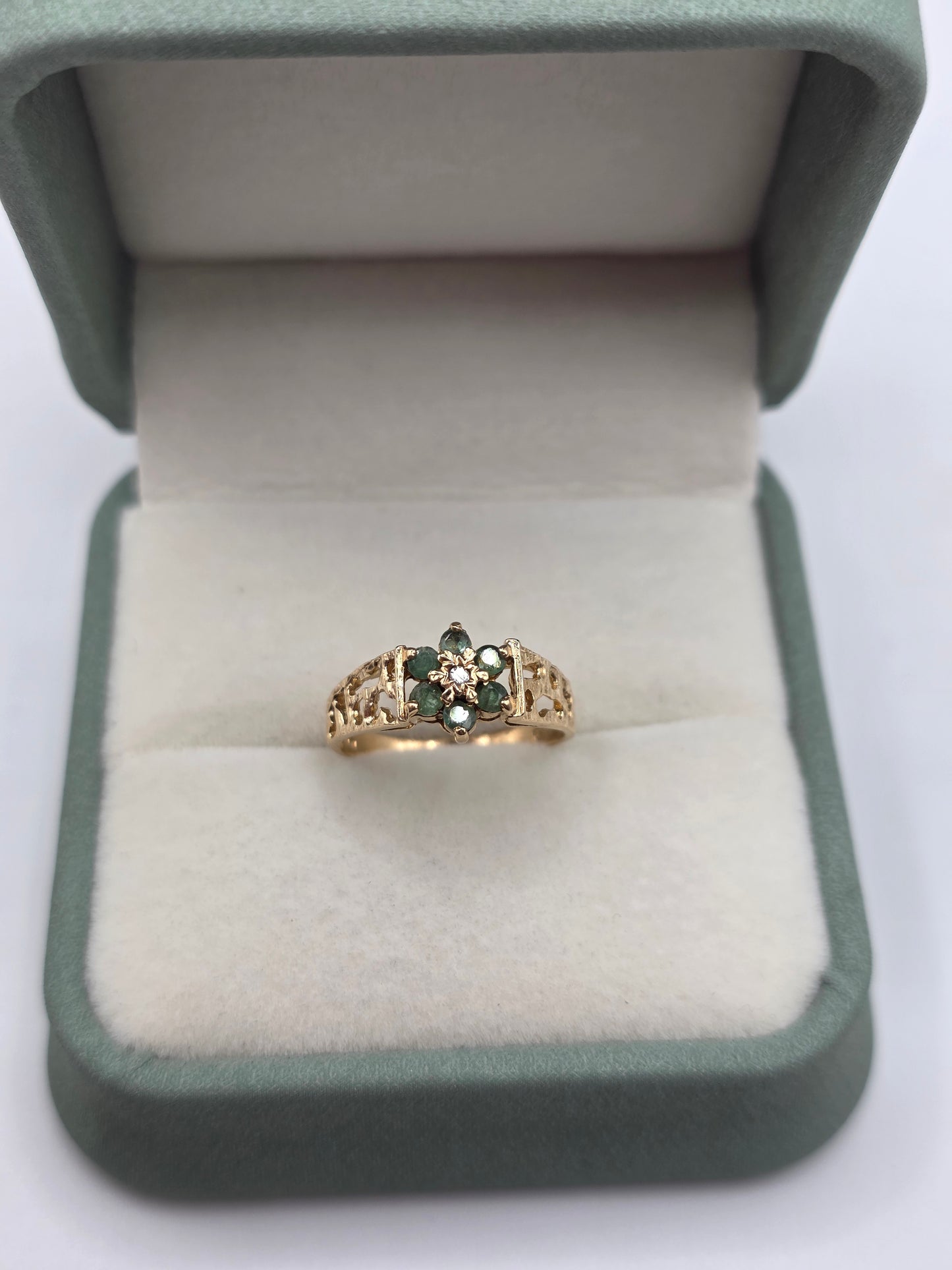 9ct gold emerald and diamond ring