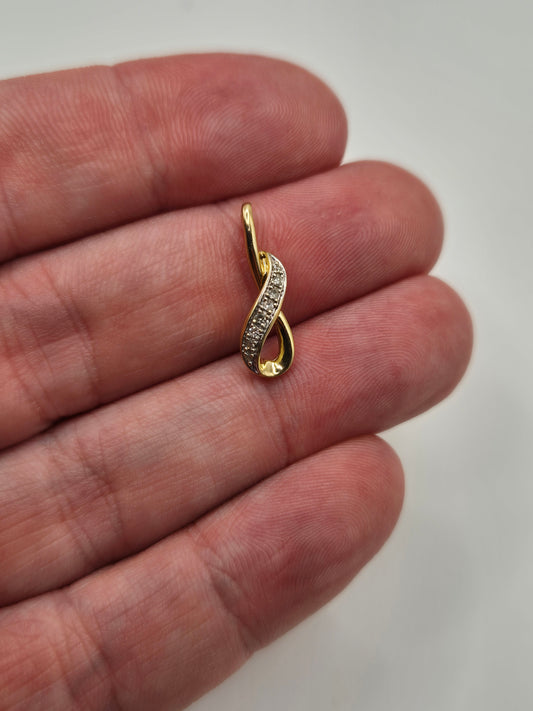 9ct gold diamond pendant