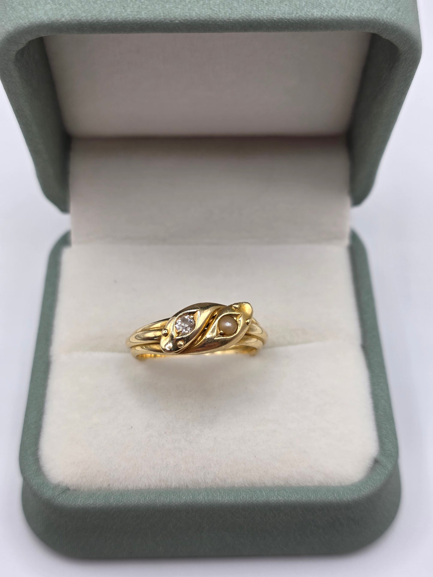 18ct gold diamond and peral snake ring
