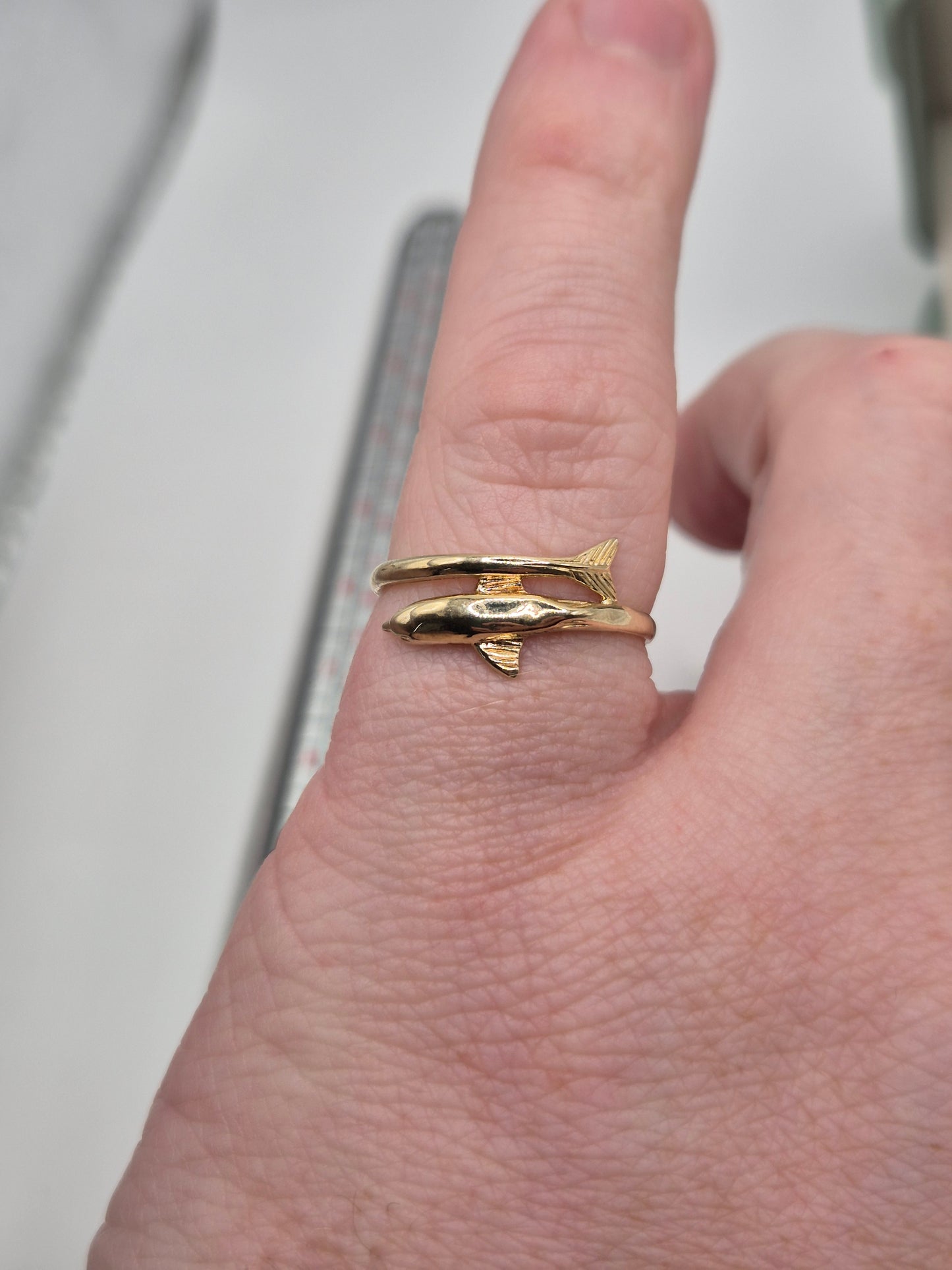 9ct gold dolphin ring
