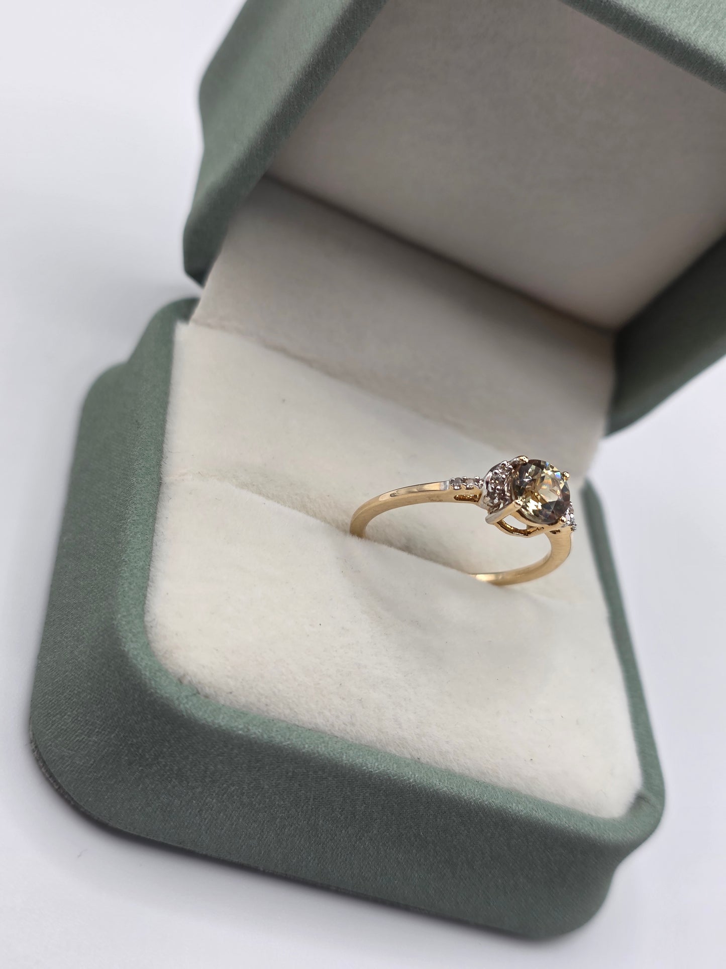 9ct gold citrine and diamond ring