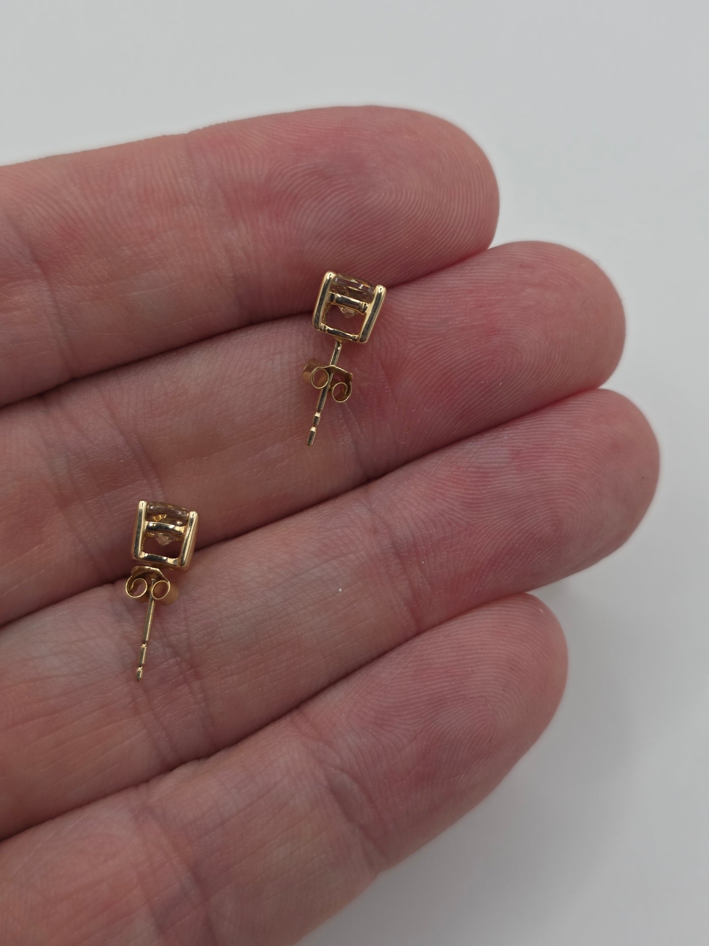 9ct gold quartz earrings