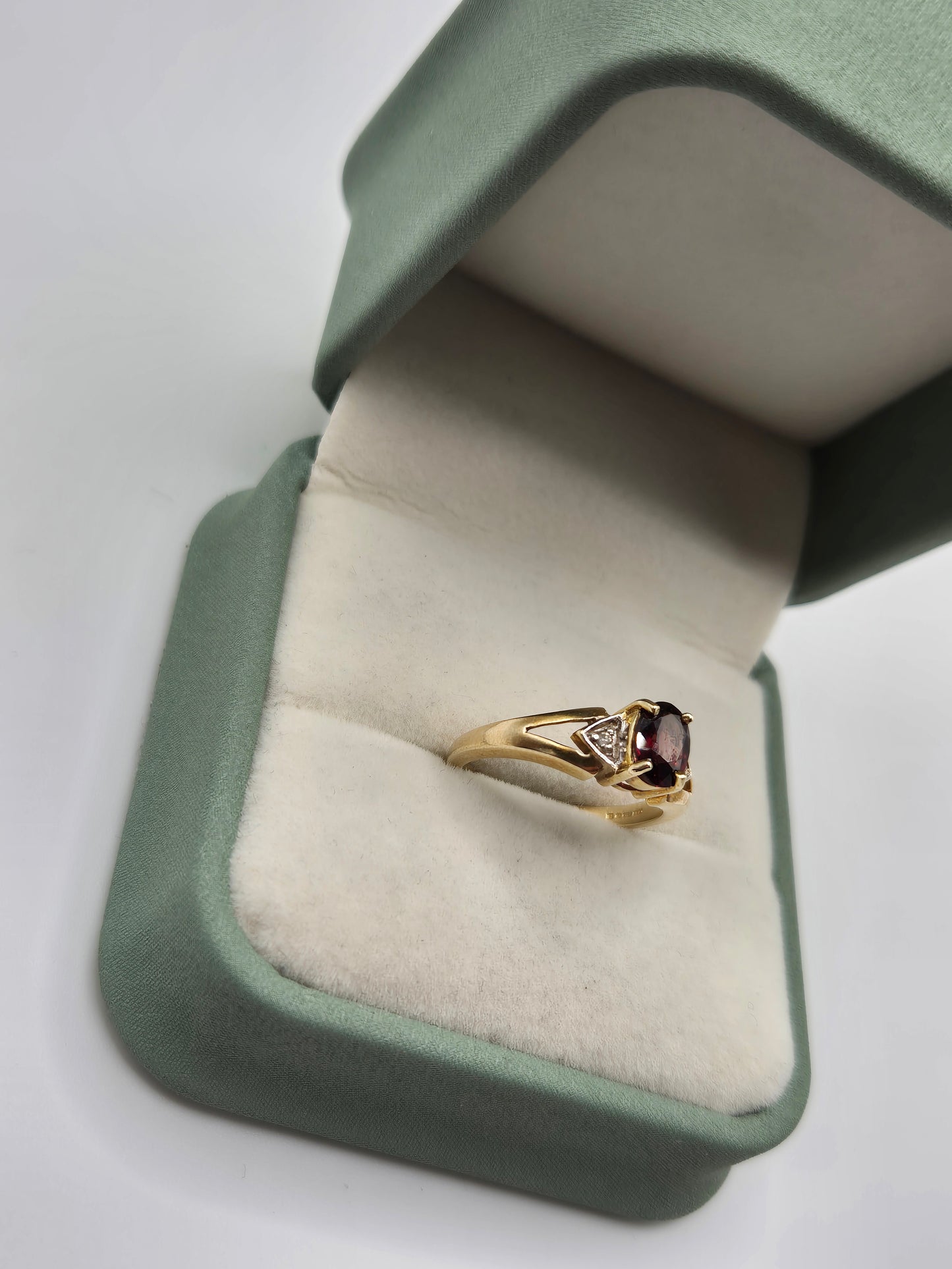 9ct gold tourmaline and diamond ring