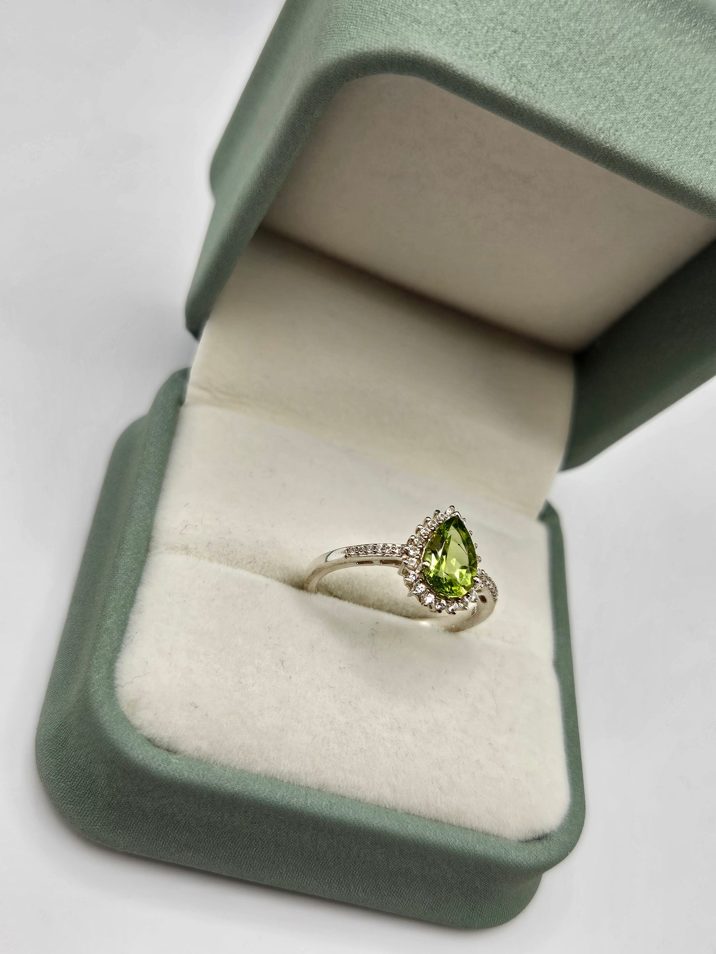 Silver peridot ring