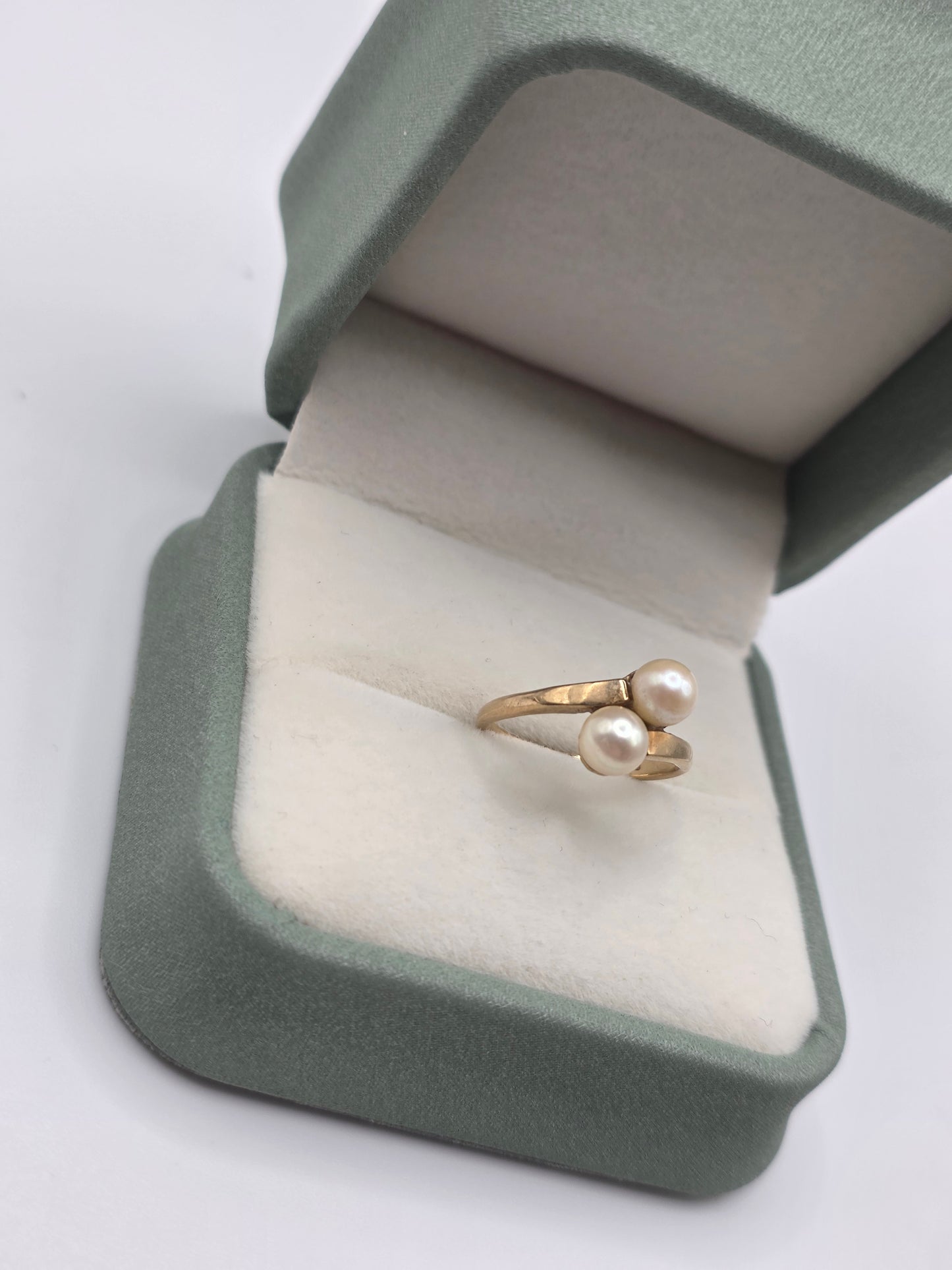 9ct gold pearl ring
