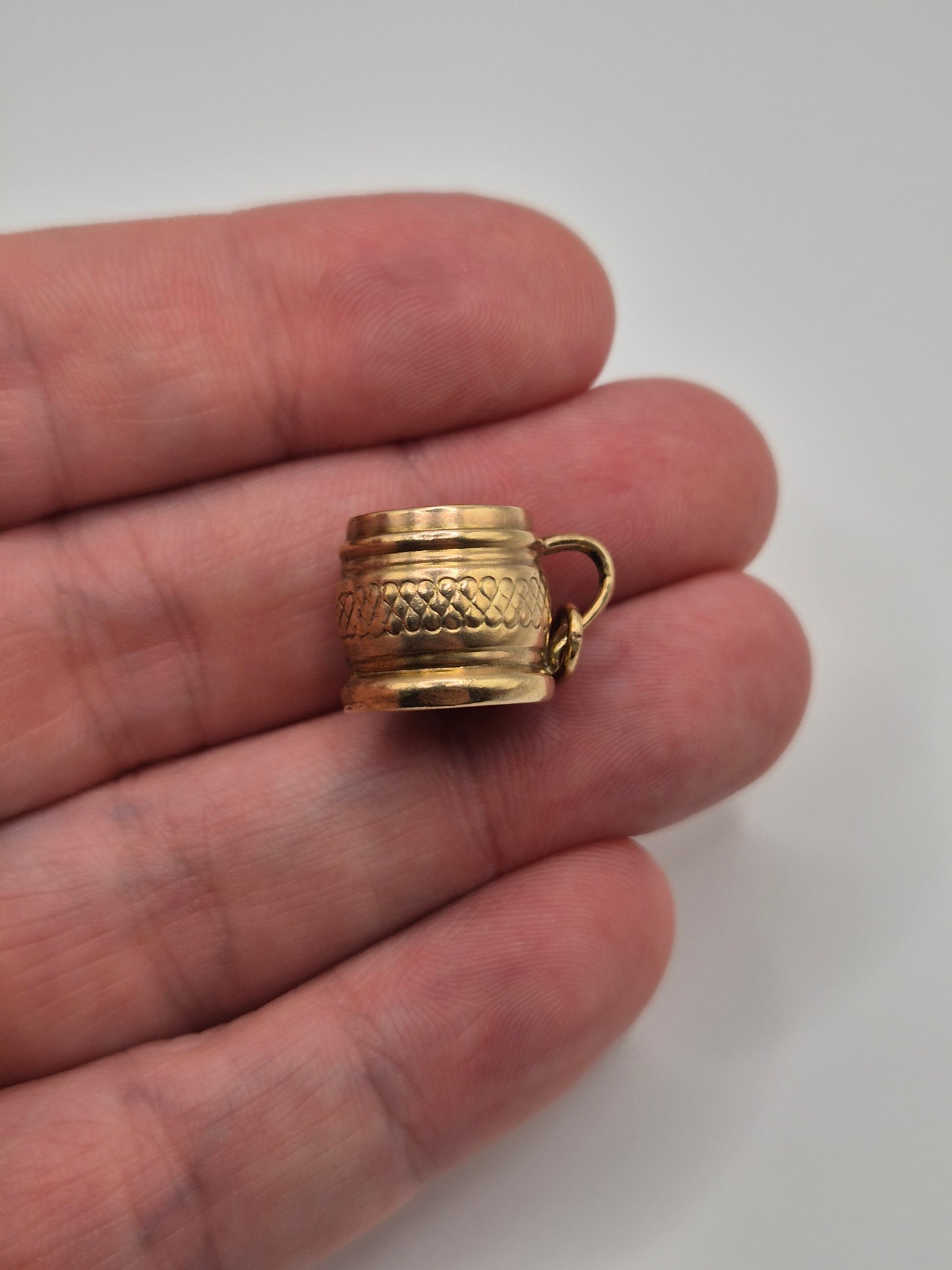 Vintage 9ct gold tankard charm