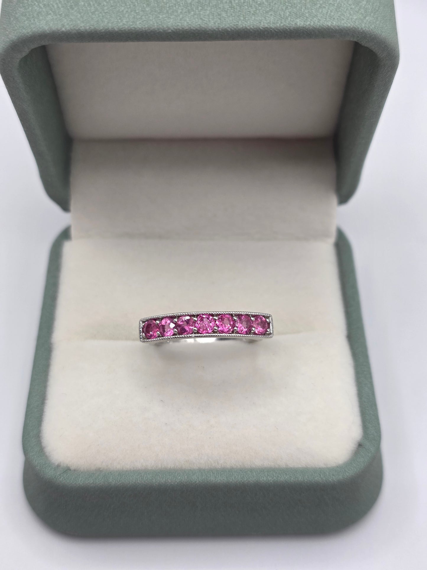 9ct white gold pink sapphire ring