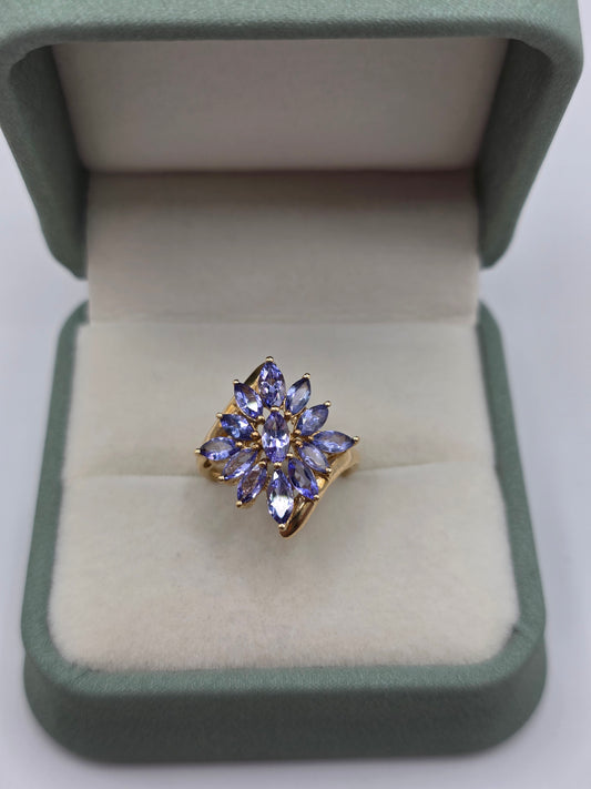 9ct gold tanzanite ring