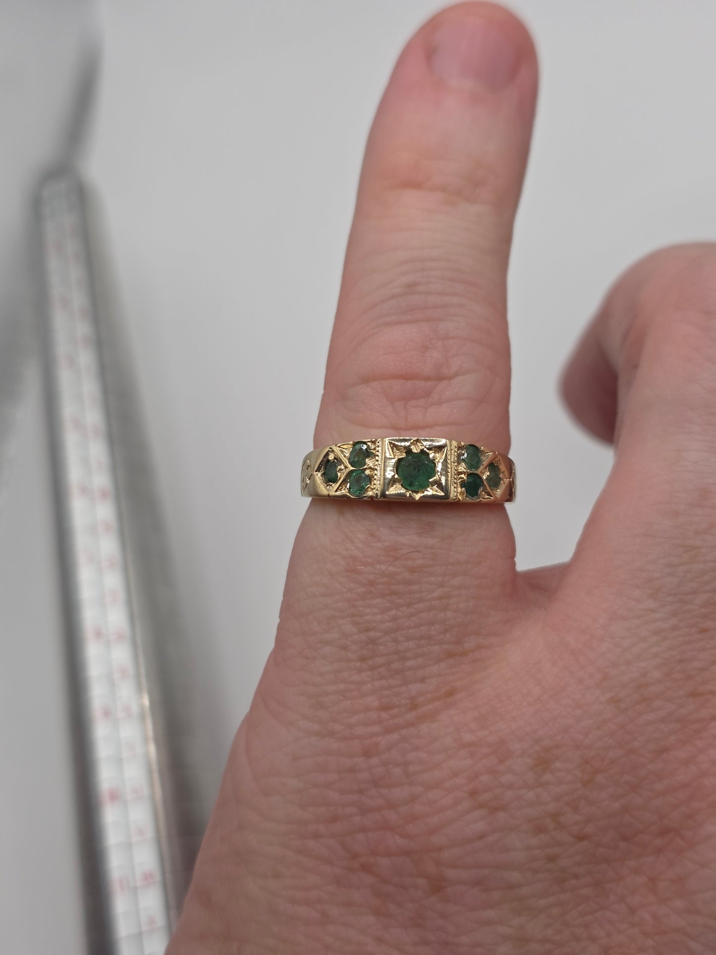 9ct gold emerald ring
