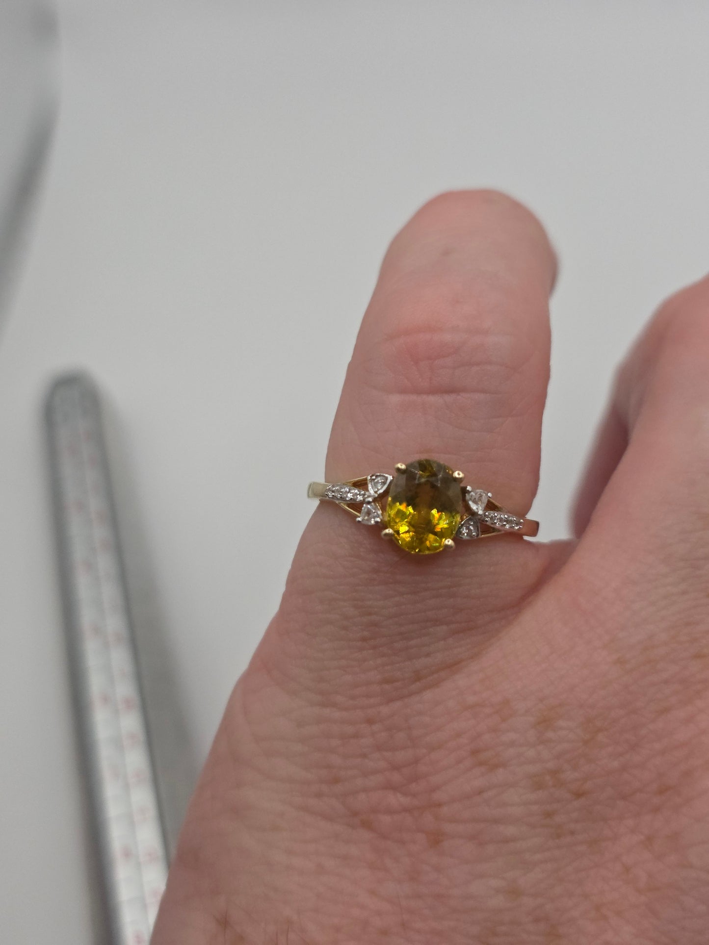 9ct gold quartz and zircon ring