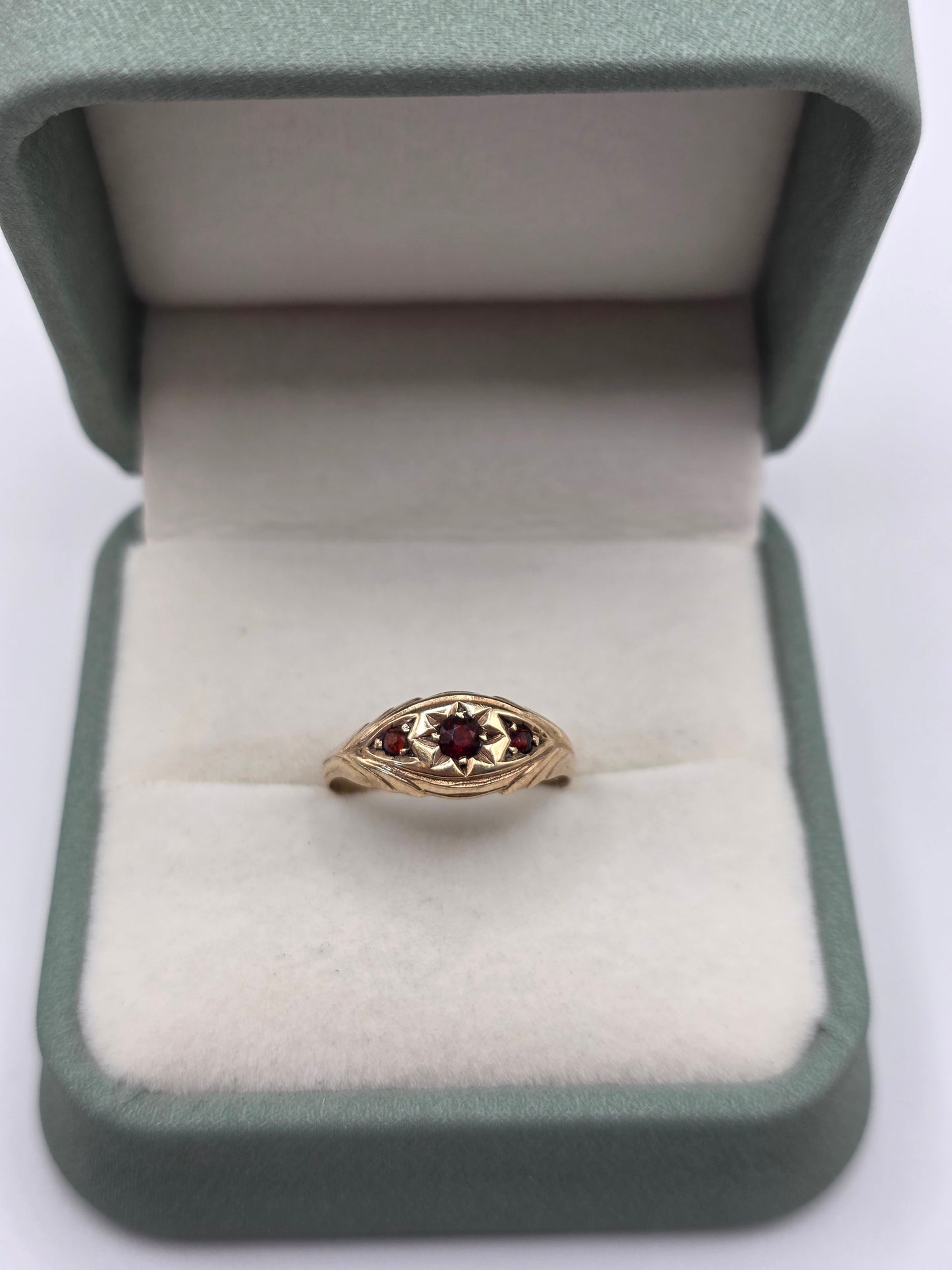 9ct gold garnet gypsy ring