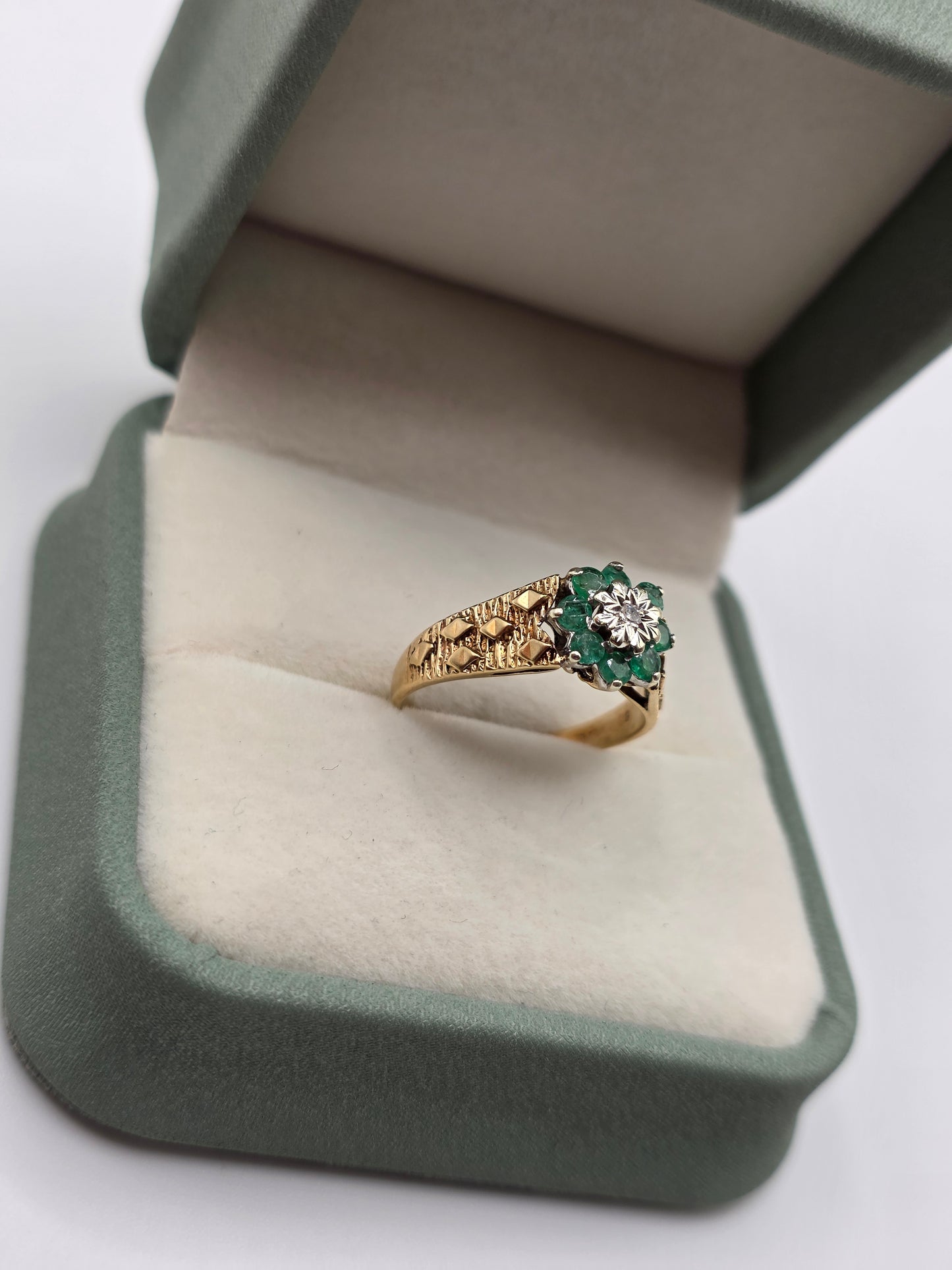 9ct gold emerald and diamond ring