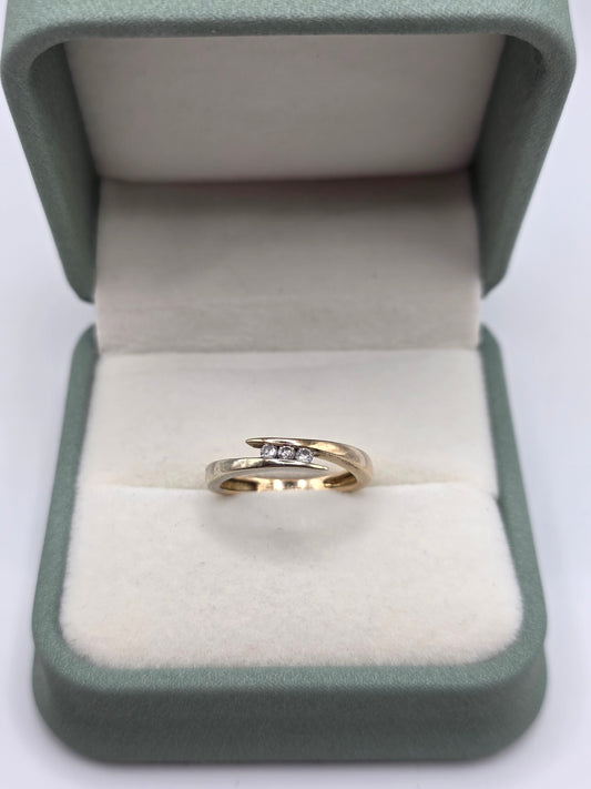 9ct two tone gold diamond ring