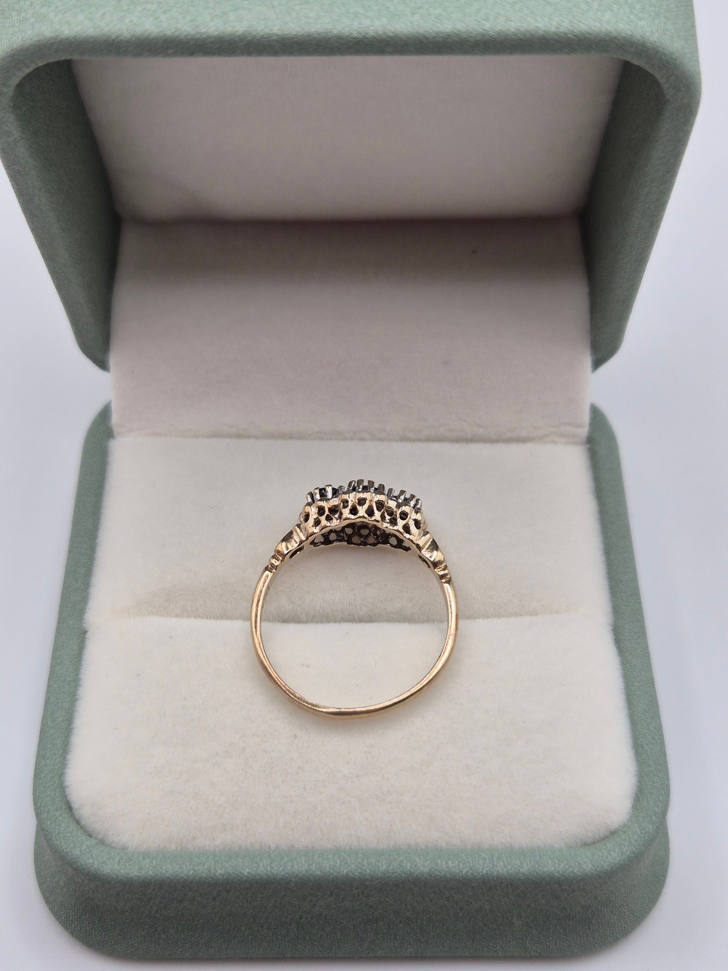 9ct gold sapphire and diamond ring